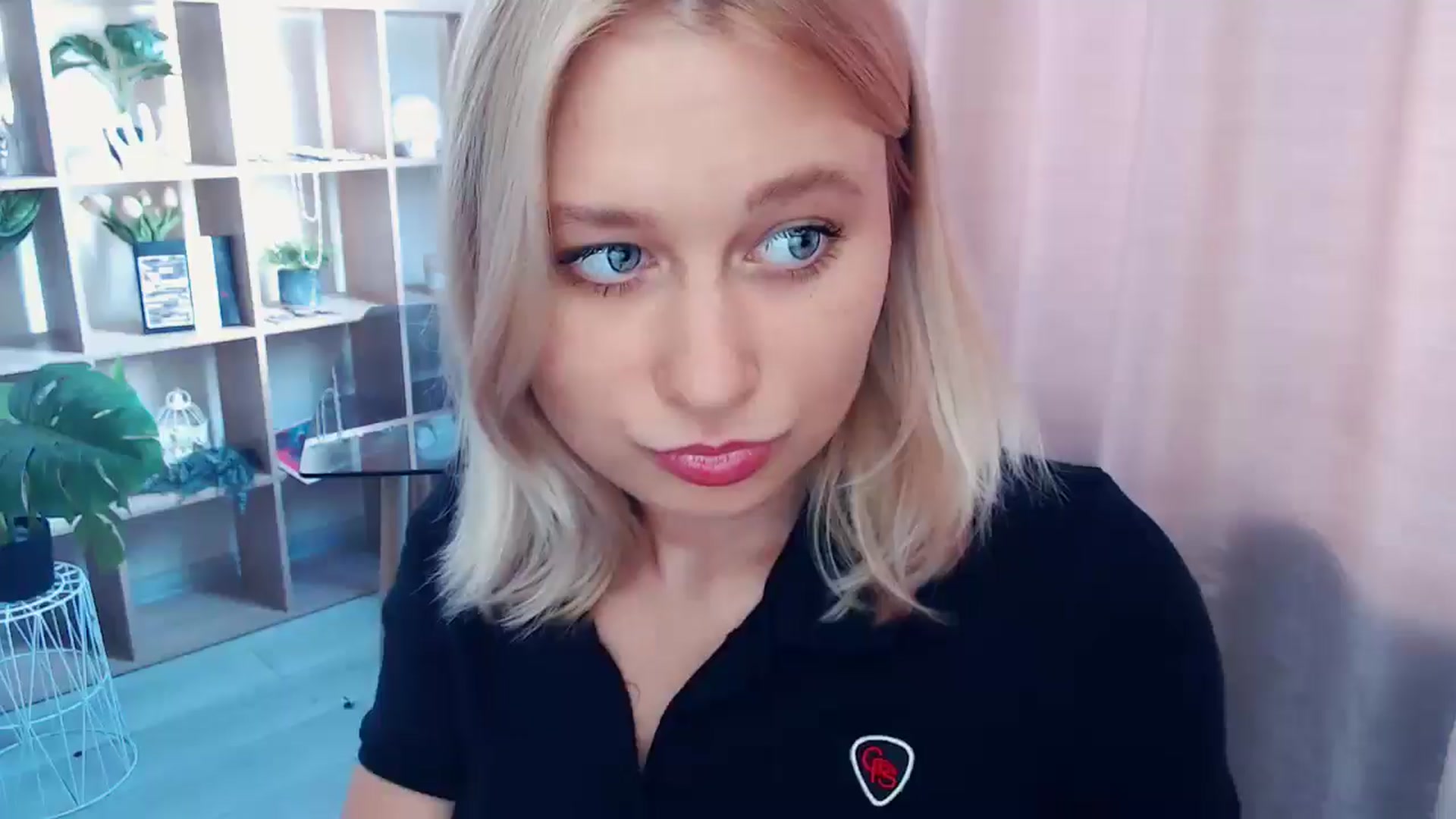 Gallery image thumbnail from Kukla_kolduna's myfreecams stream on, 08/02/2025, 11:43 image 17 of 20