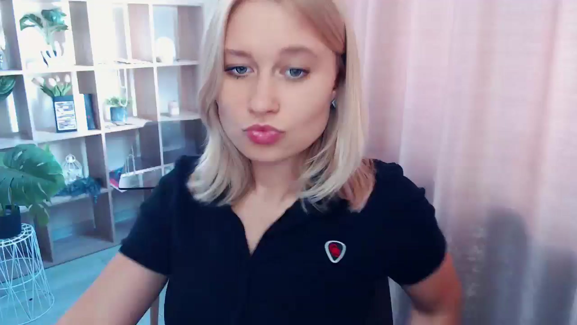 Gallery image thumbnail from Kukla_kolduna's myfreecams stream on, 08/02/2025, 11:43 image 19 of 20