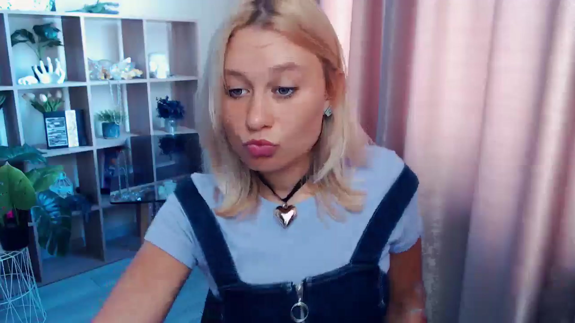 Gallery image thumbnail from Kukla_kolduna's myfreecams stream on, 08/16/2025, 07:23 image 6 of 20