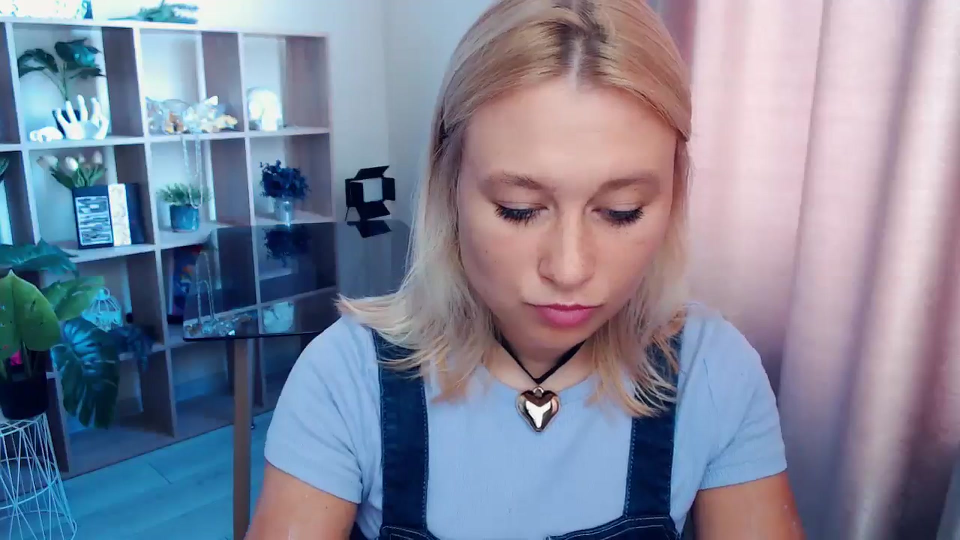 Gallery image thumbnail from Kukla_kolduna's myfreecams stream on, 08/16/2025, 07:23 image 3 of 20