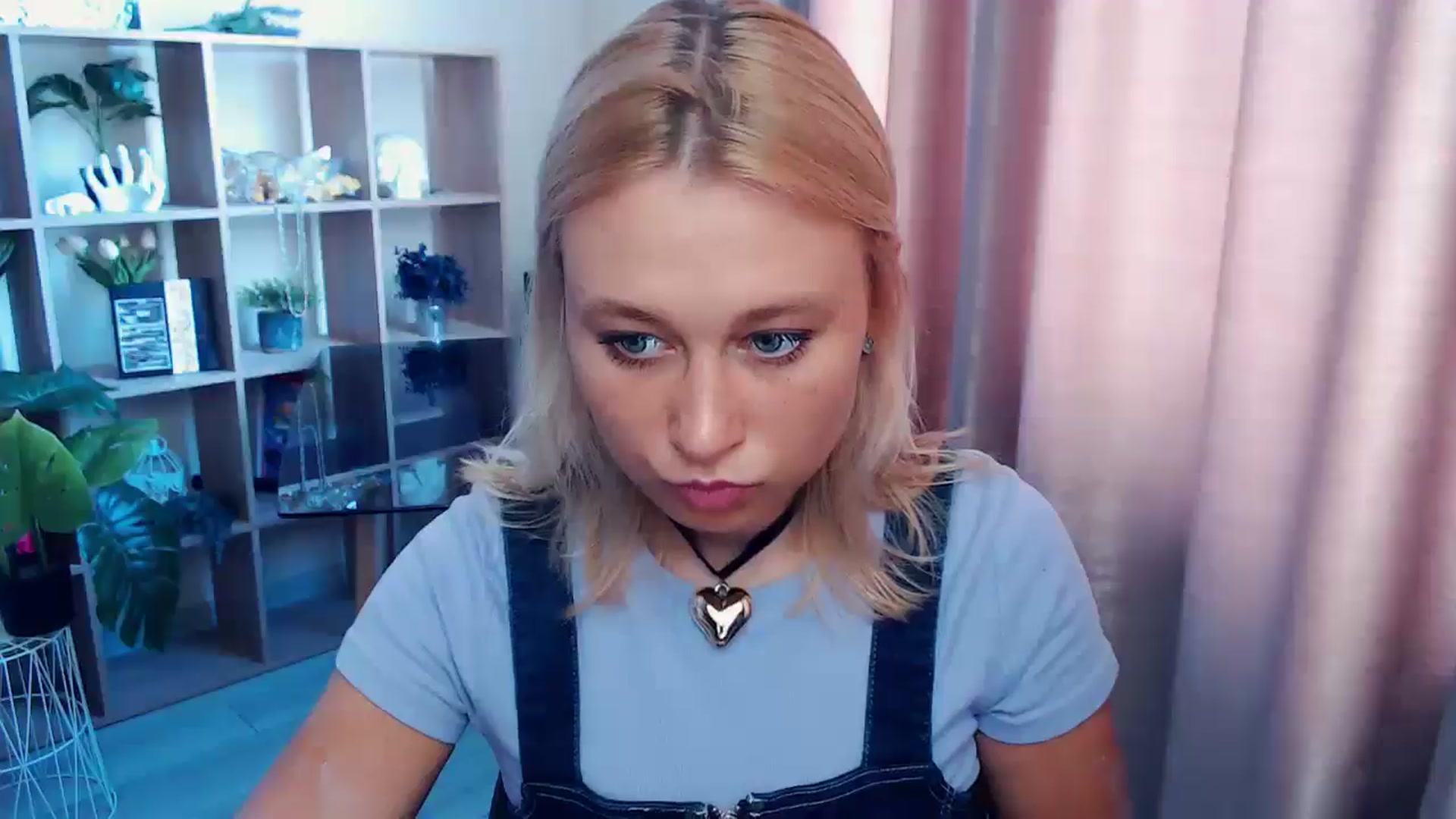 Gallery image thumbnail from Kukla_kolduna's myfreecams stream on, 08/16/2025, 07:23 image 2 of 20