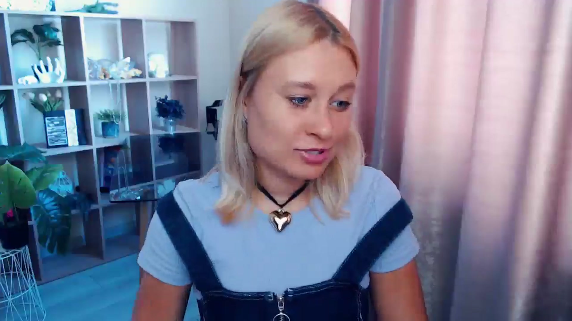 Gallery image thumbnail from Kukla_kolduna's myfreecams stream on, 08/16/2025, 07:23 image 13 of 20