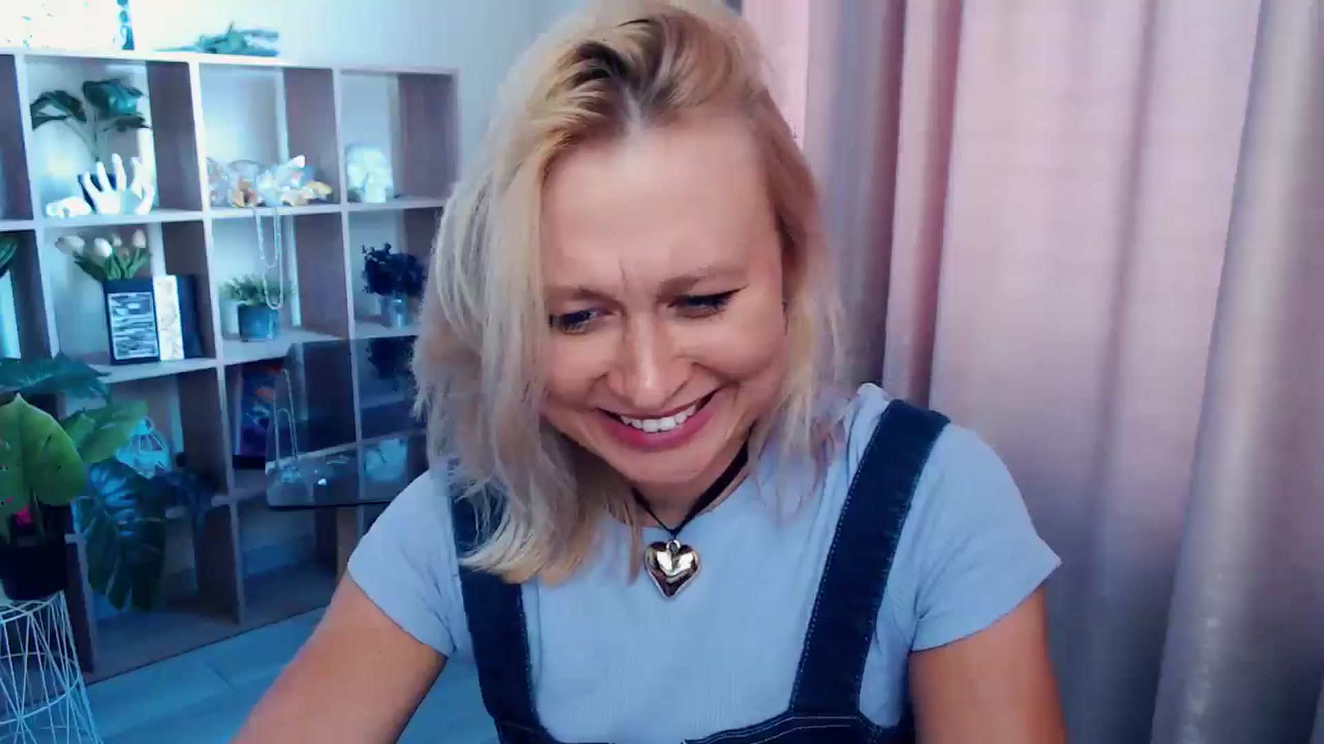 Gallery image thumbnail from Kukla_kolduna's myfreecams stream on, 08/16/2025, 09:50 image 19 of 20