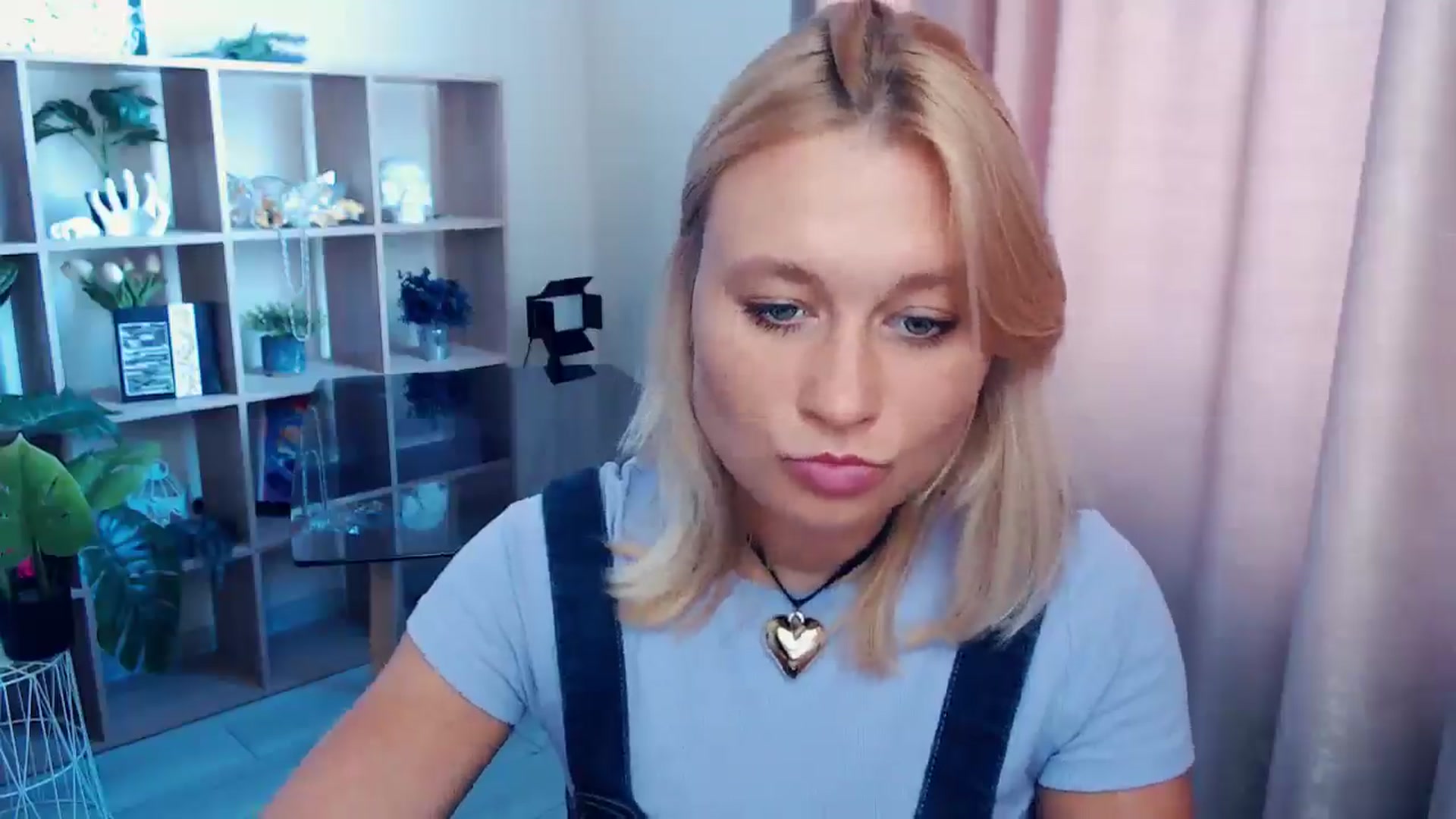 Gallery image thumbnail from Kukla_kolduna's myfreecams stream on, 08/16/2025, 09:50 image 10 of 20