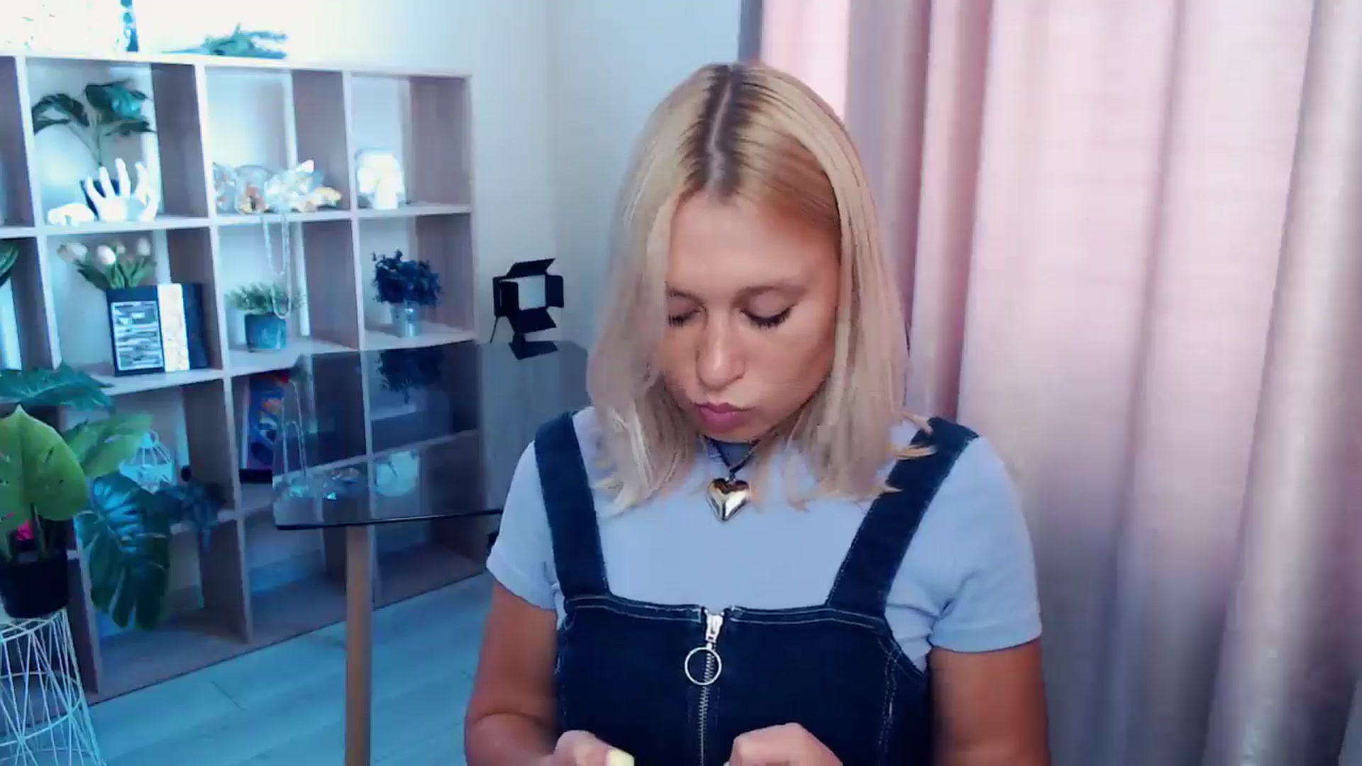 Gallery image thumbnail from Kukla_kolduna's myfreecams stream on, 08/16/2025, 09:50 image 8 of 20