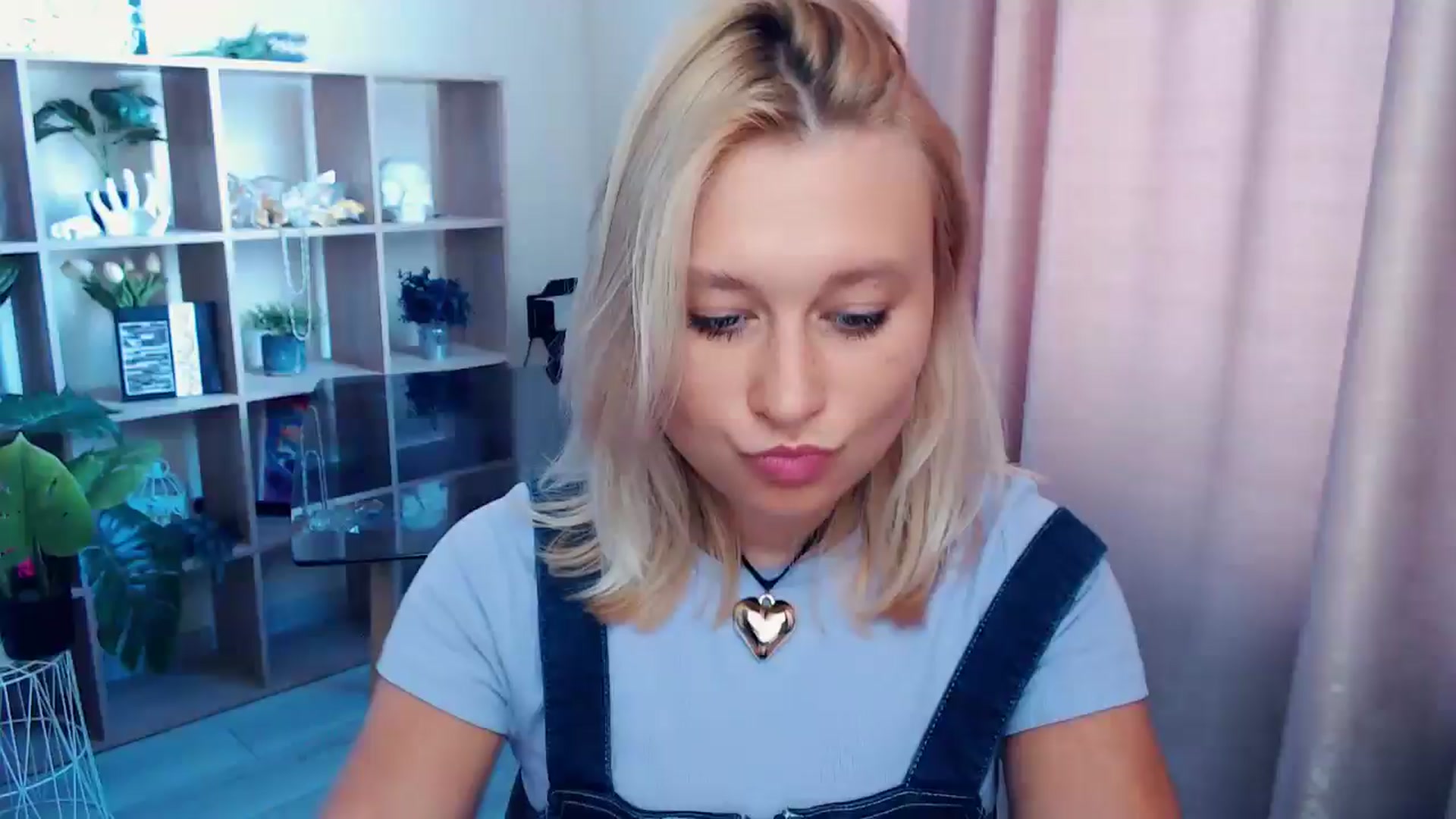 Gallery image thumbnail from Kukla_kolduna's myfreecams stream on, 08/16/2025, 09:50 image 17 of 20