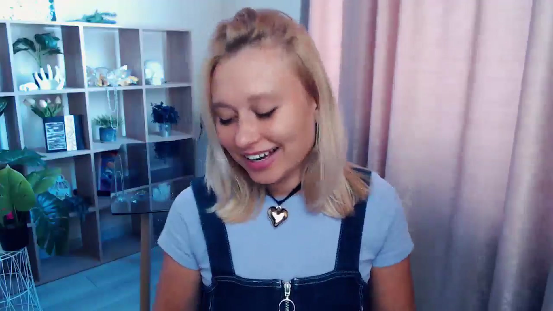 Gallery image thumbnail from Kukla_kolduna's myfreecams stream on, 08/16/2025, 09:50 image 13 of 20