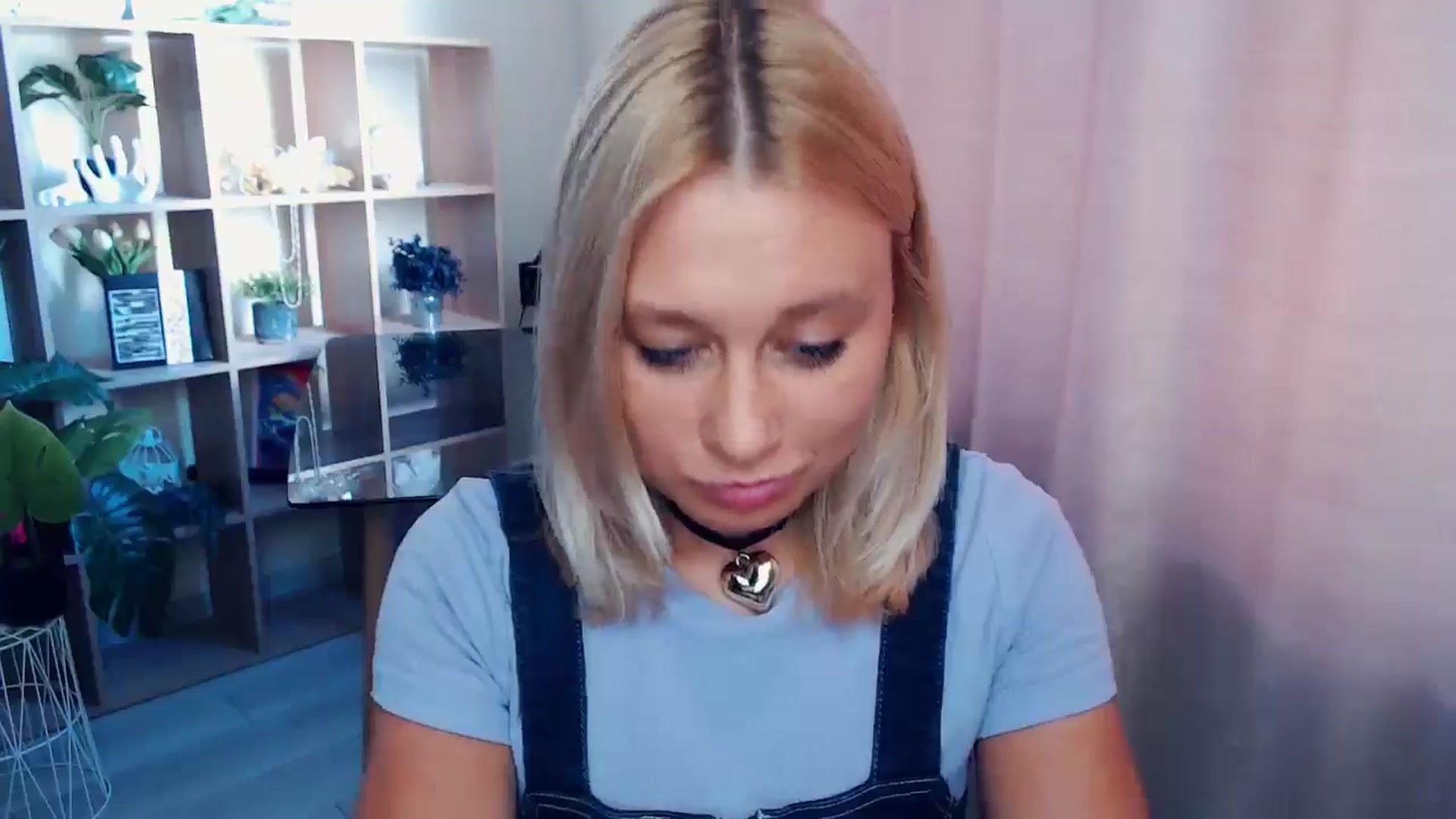 Gallery image thumbnail from Kukla_kolduna's myfreecams stream on, 08/16/2025, 15:30 image 4 of 20