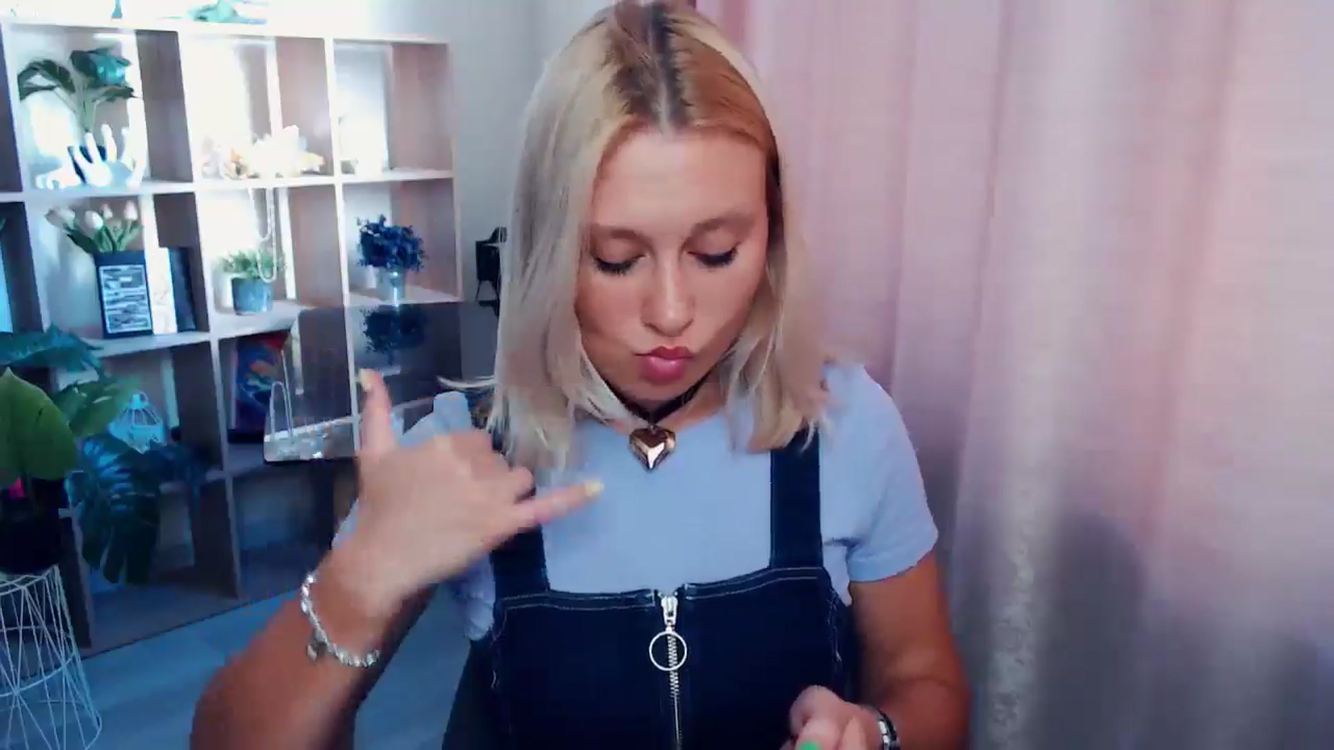 Gallery image thumbnail from Kukla_kolduna's myfreecams stream on, 08/16/2025, 15:30 image 9 of 20