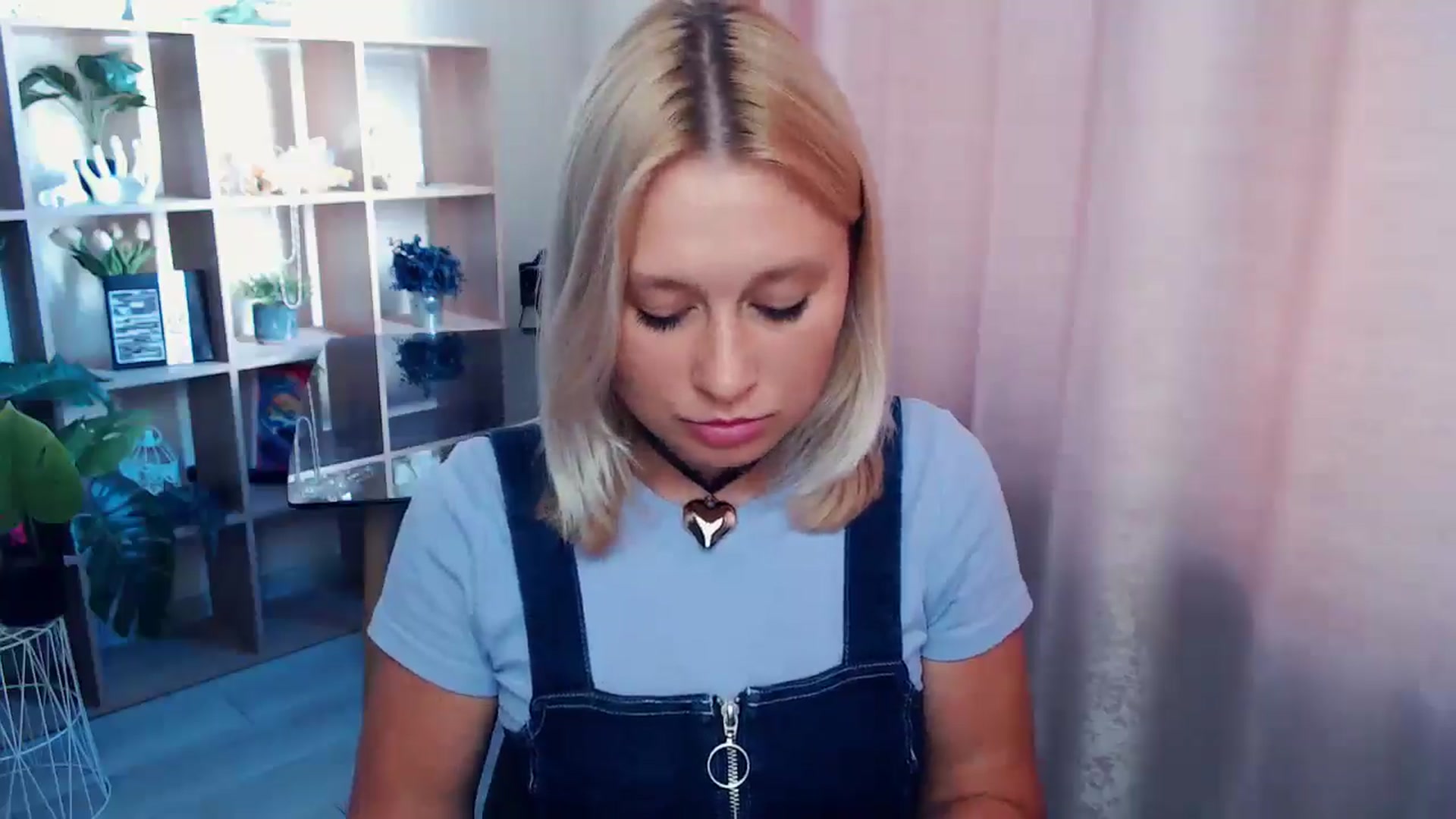 Gallery image thumbnail from Kukla_kolduna's myfreecams stream on, 08/16/2025, 15:30 image 8 of 20