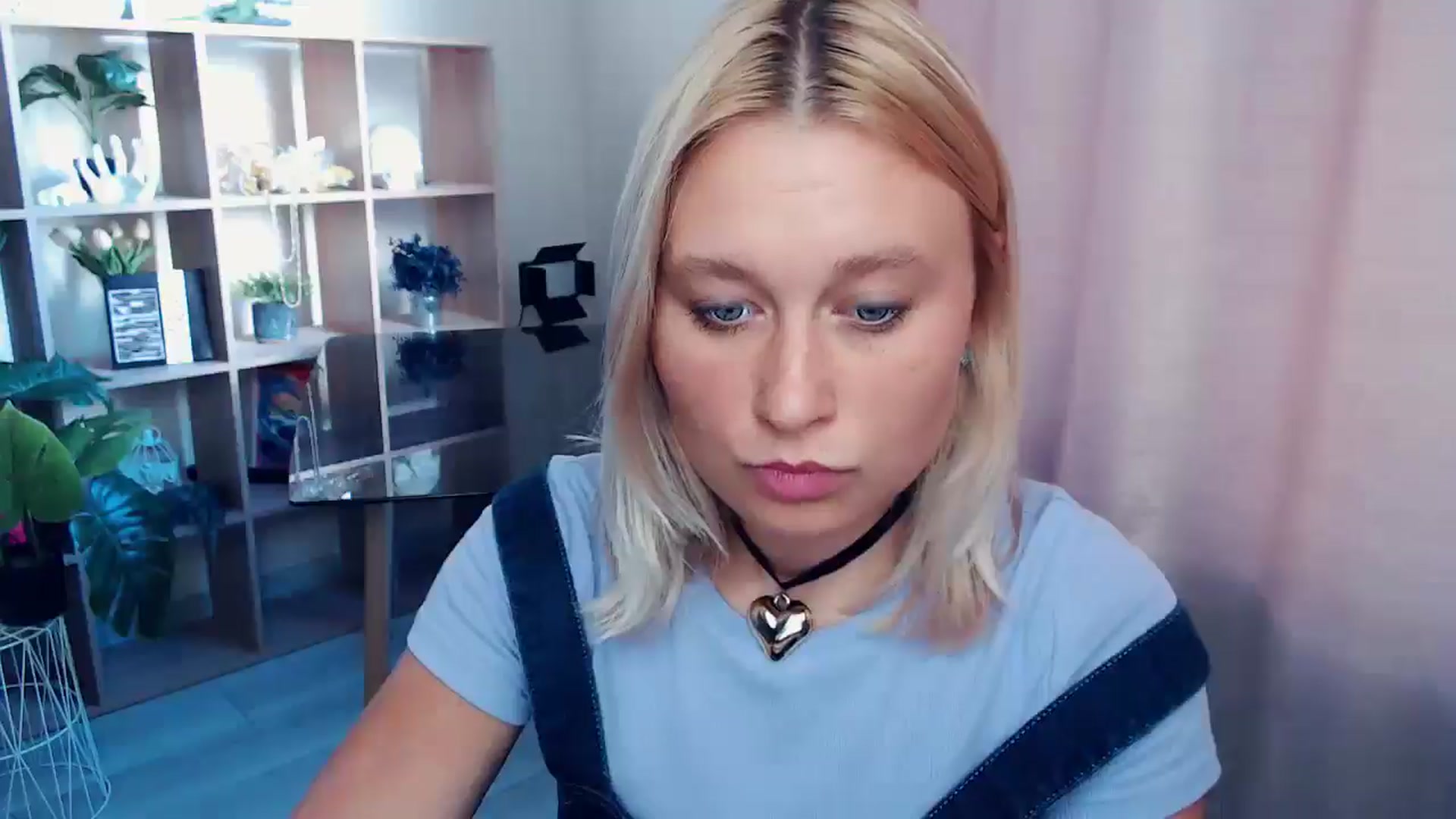 Gallery image thumbnail from Kukla_kolduna's myfreecams stream on, 08/16/2025, 15:30 image 19 of 20
