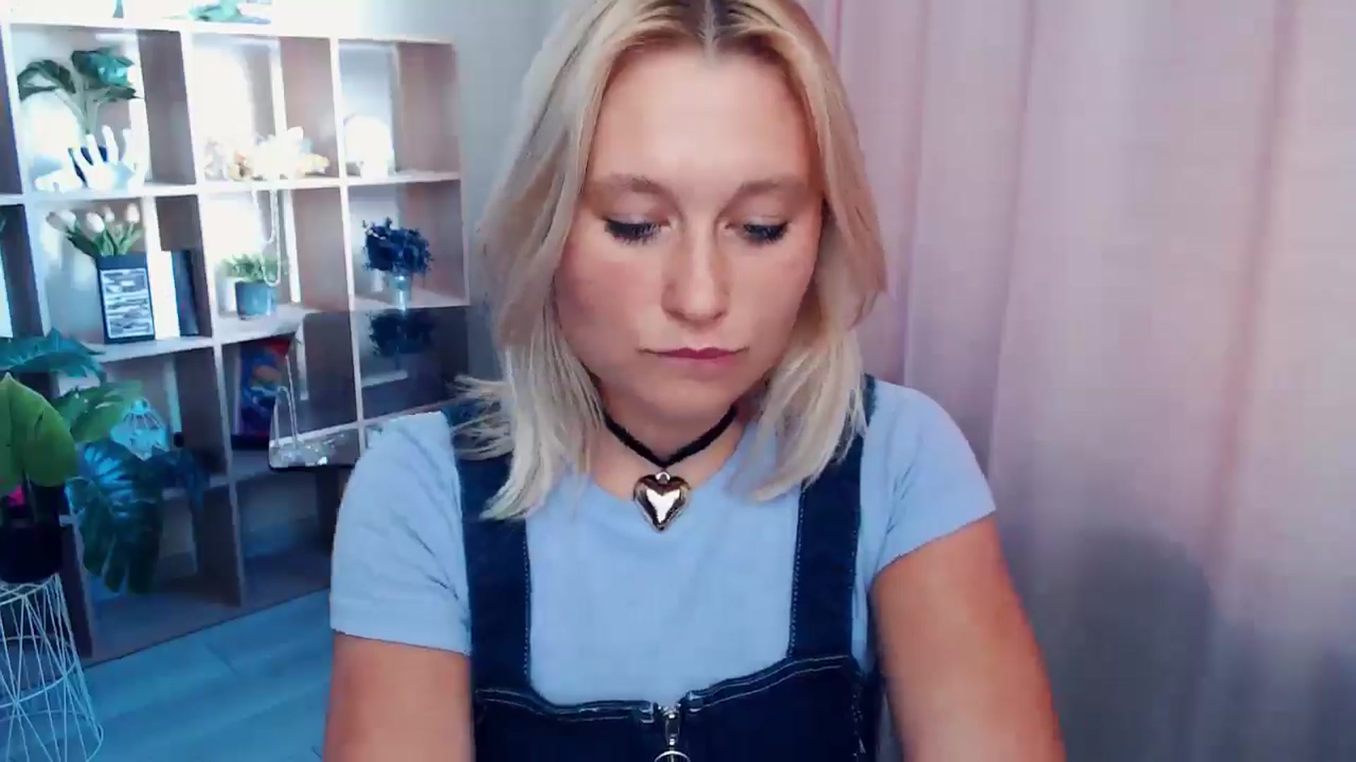 Gallery image thumbnail from Kukla_kolduna's myfreecams stream on, 08/16/2025, 15:30 image 14 of 20