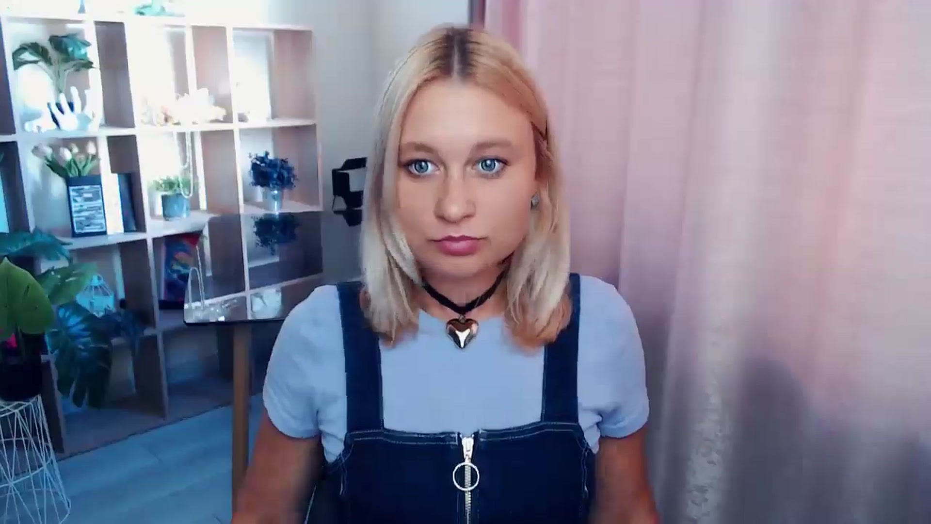 Gallery image thumbnail from Kukla_kolduna's myfreecams stream on, 08/16/2025, 15:30 image 5 of 20