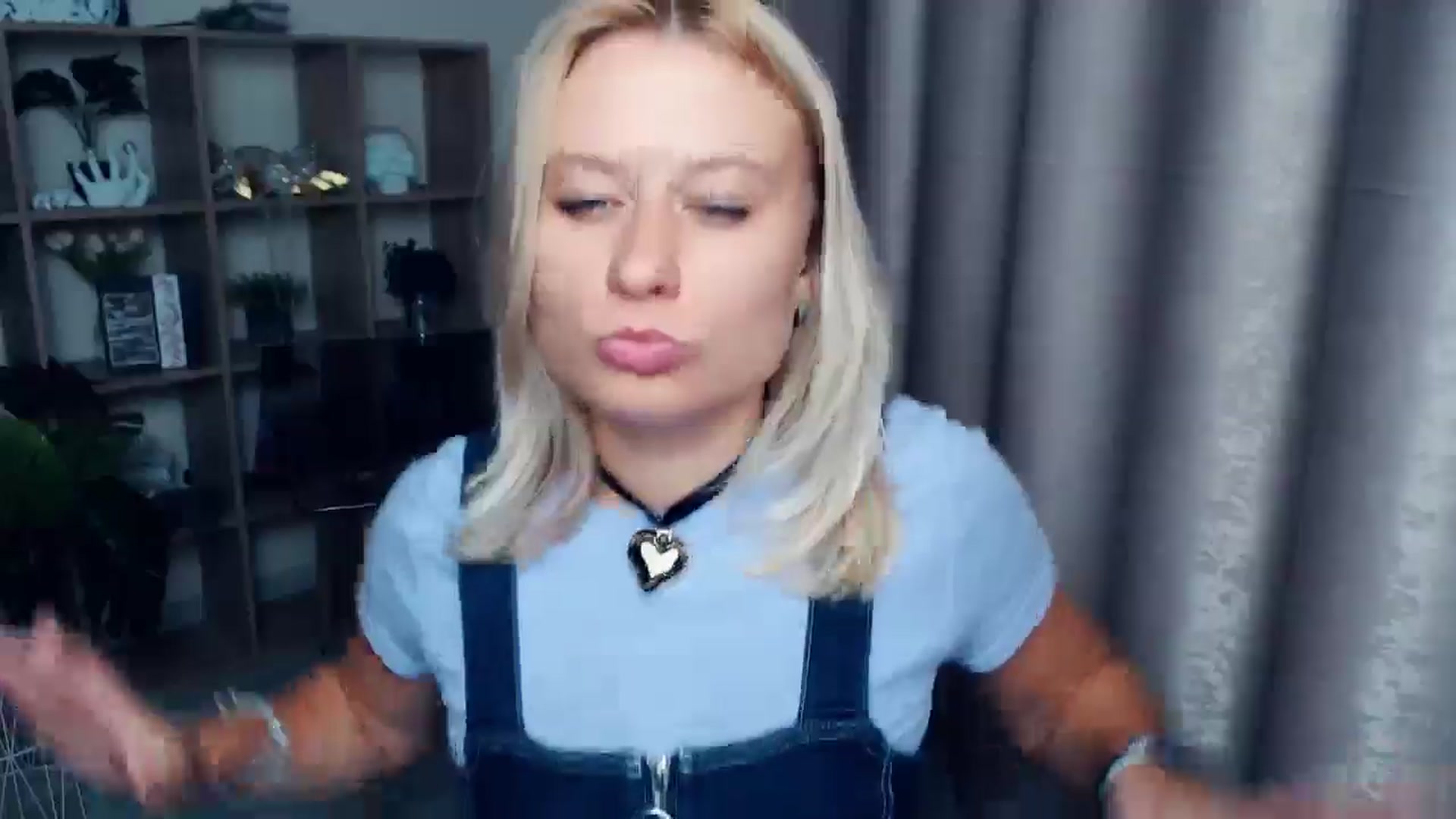 Gallery image thumbnail from Kukla_kolduna's myfreecams stream on, 08/16/2025, 18:18 image 6 of 20