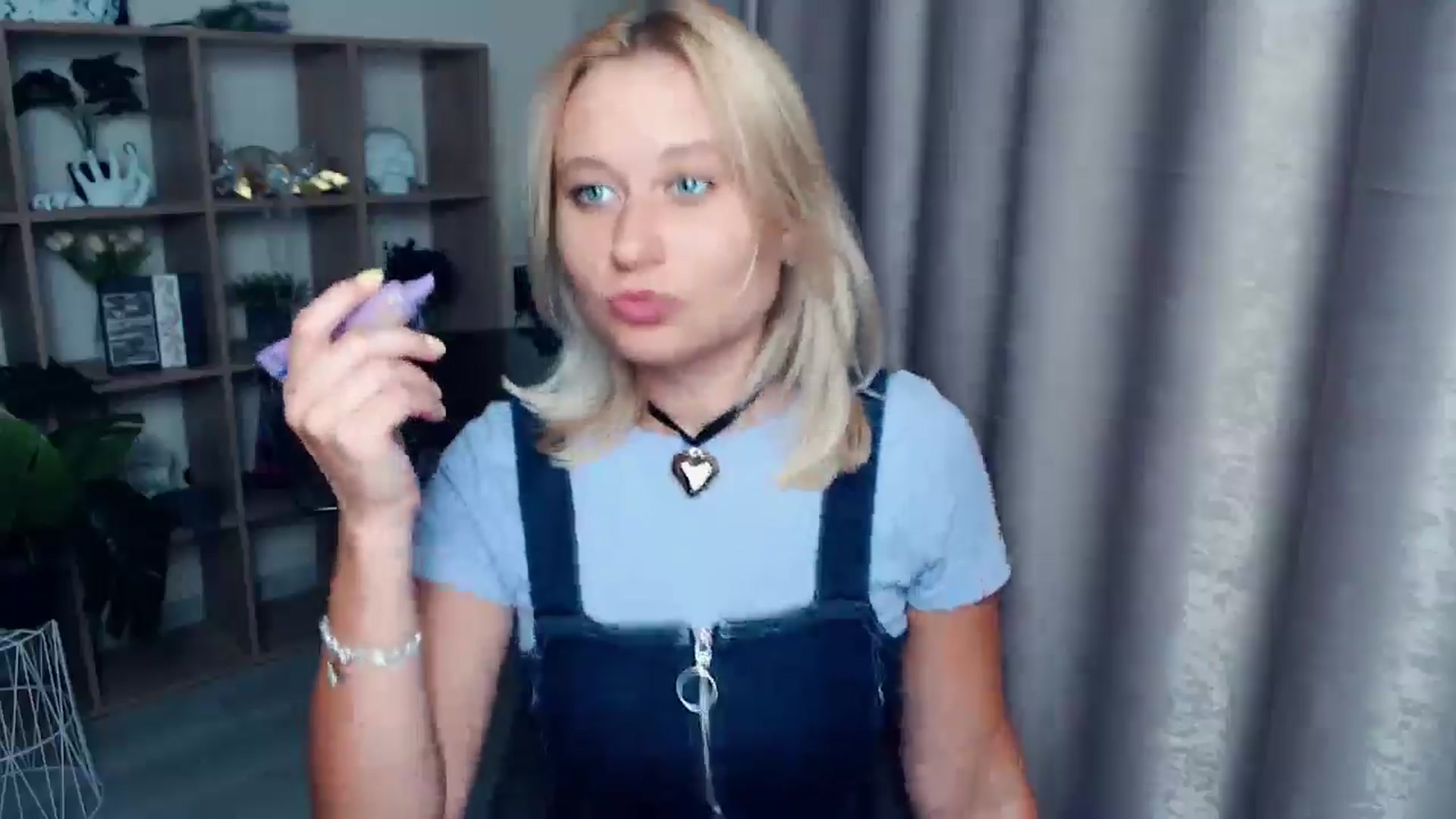 Gallery image thumbnail from Kukla_kolduna's myfreecams stream on, 08/16/2025, 18:18 image 7 of 20