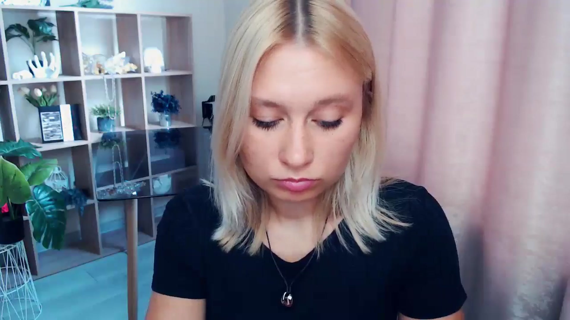 Gallery image thumbnail from Kukla_kolduna's myfreecams stream on, 08/17/2025, 08:12 image 5 of 20