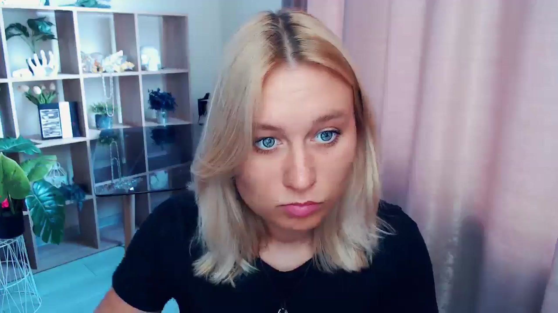 Gallery image thumbnail from Kukla_kolduna's myfreecams stream on, 08/17/2025, 08:12 image 19 of 20