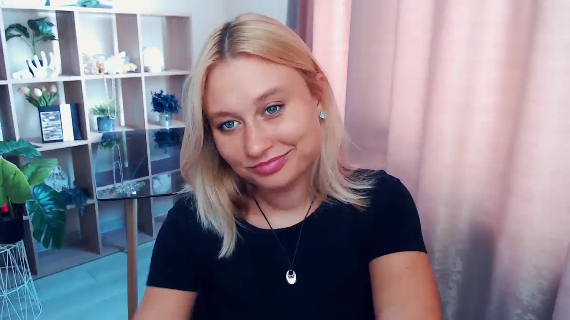 Gallery image thumbnail from Kukla_kolduna's myfreecams stream on, 08/17/2025, 08:12 image 16 of 20