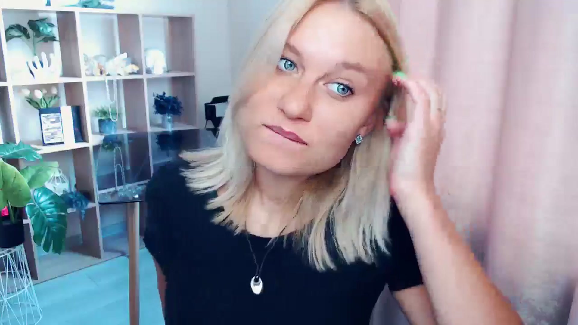 Gallery image thumbnail from Kukla_kolduna's myfreecams stream on, 08/17/2025, 08:12 image 7 of 20