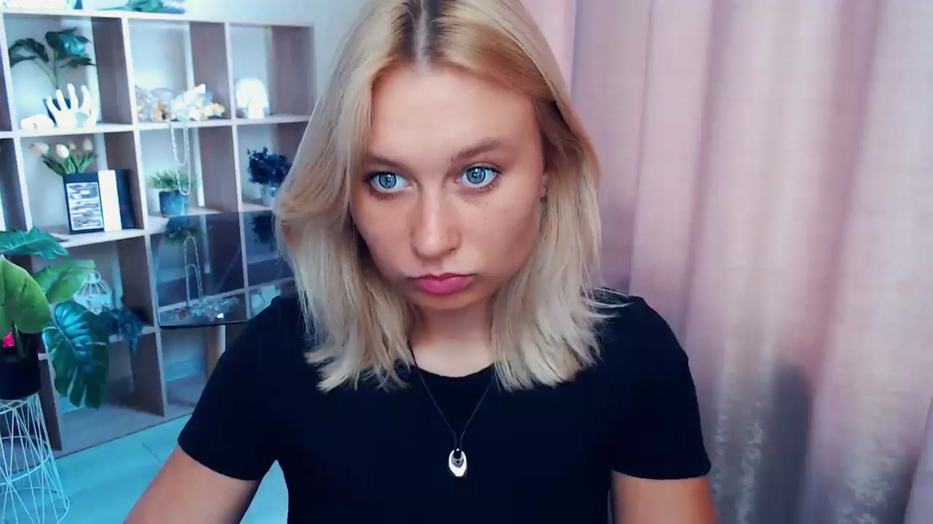 Gallery image thumbnail from Kukla_kolduna's myfreecams stream on, 08/17/2025, 08:12 image 18 of 20