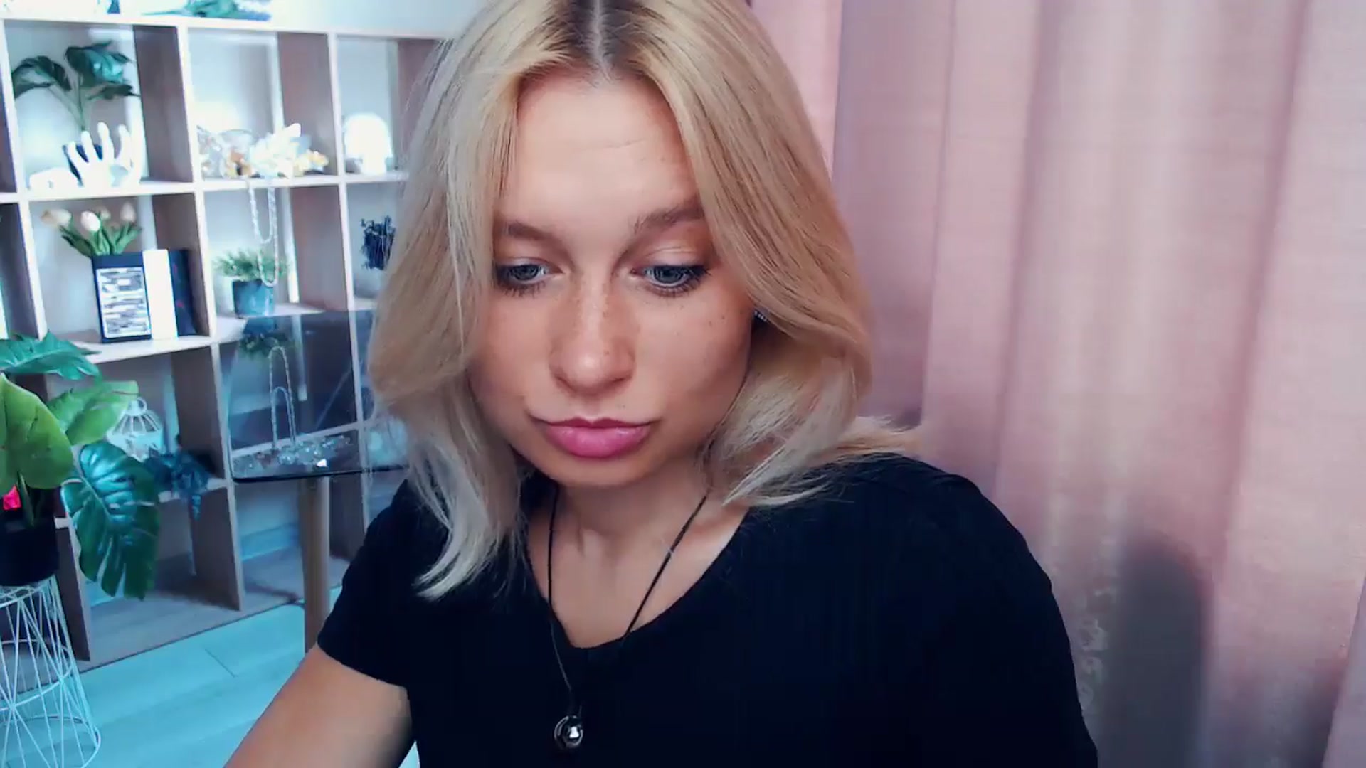 Gallery image thumbnail from Kukla_kolduna's myfreecams stream on, 08/17/2025, 08:12 image 13 of 20
