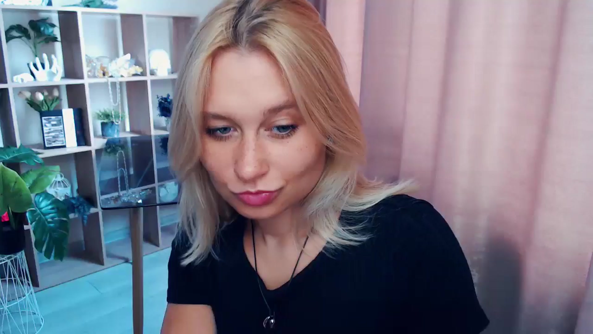 Gallery image thumbnail from Kukla_kolduna's myfreecams stream on, 08/17/2025, 08:12 image 14 of 20