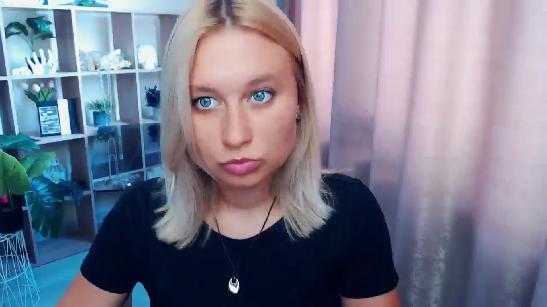 Gallery image thumbnail from Kukla_kolduna's myfreecams stream on, 08/17/2025, 08:48 image 11 of 20