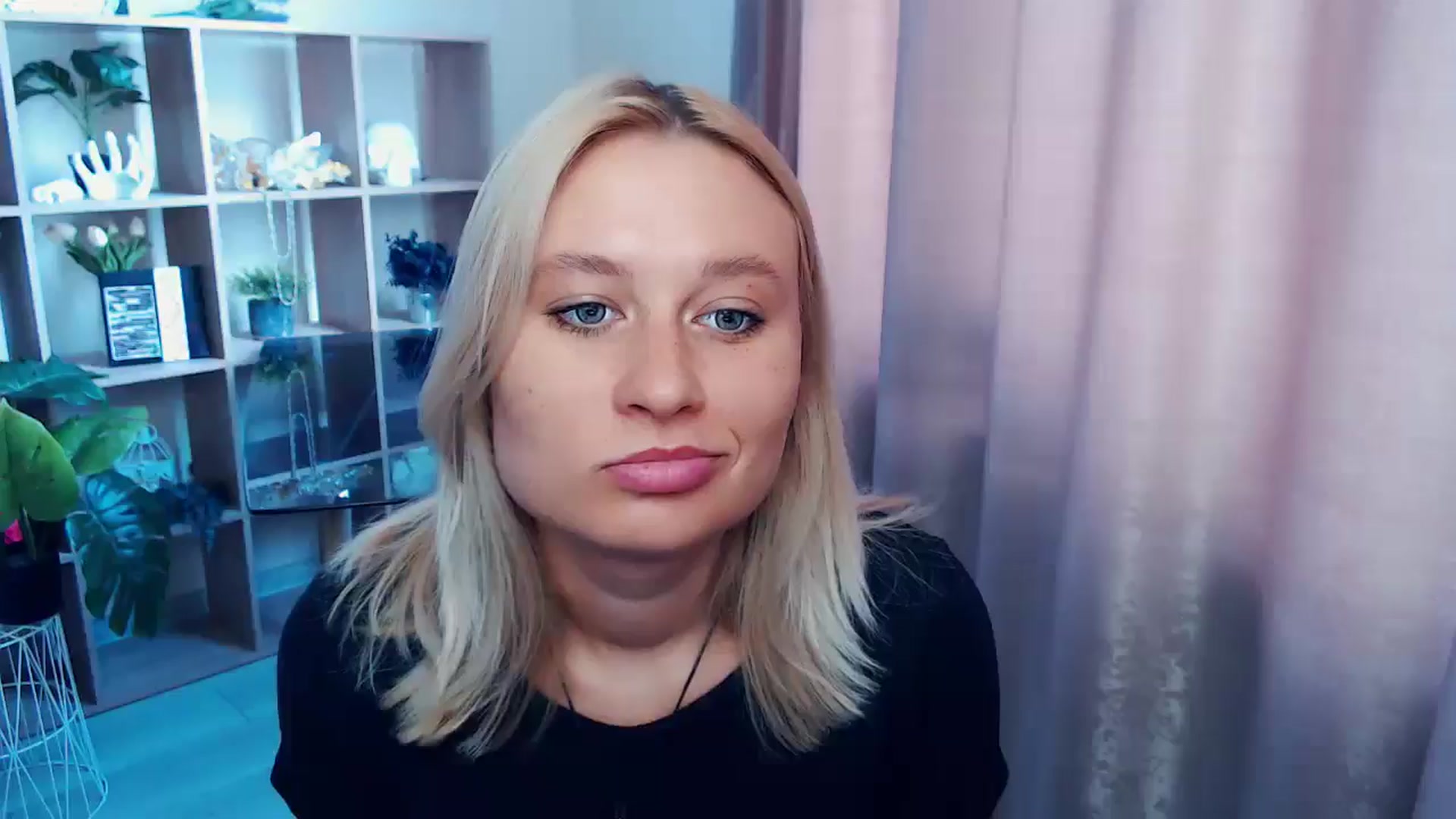 Gallery image thumbnail from Kukla_kolduna's myfreecams stream on, 08/17/2025, 08:48 image 6 of 20
