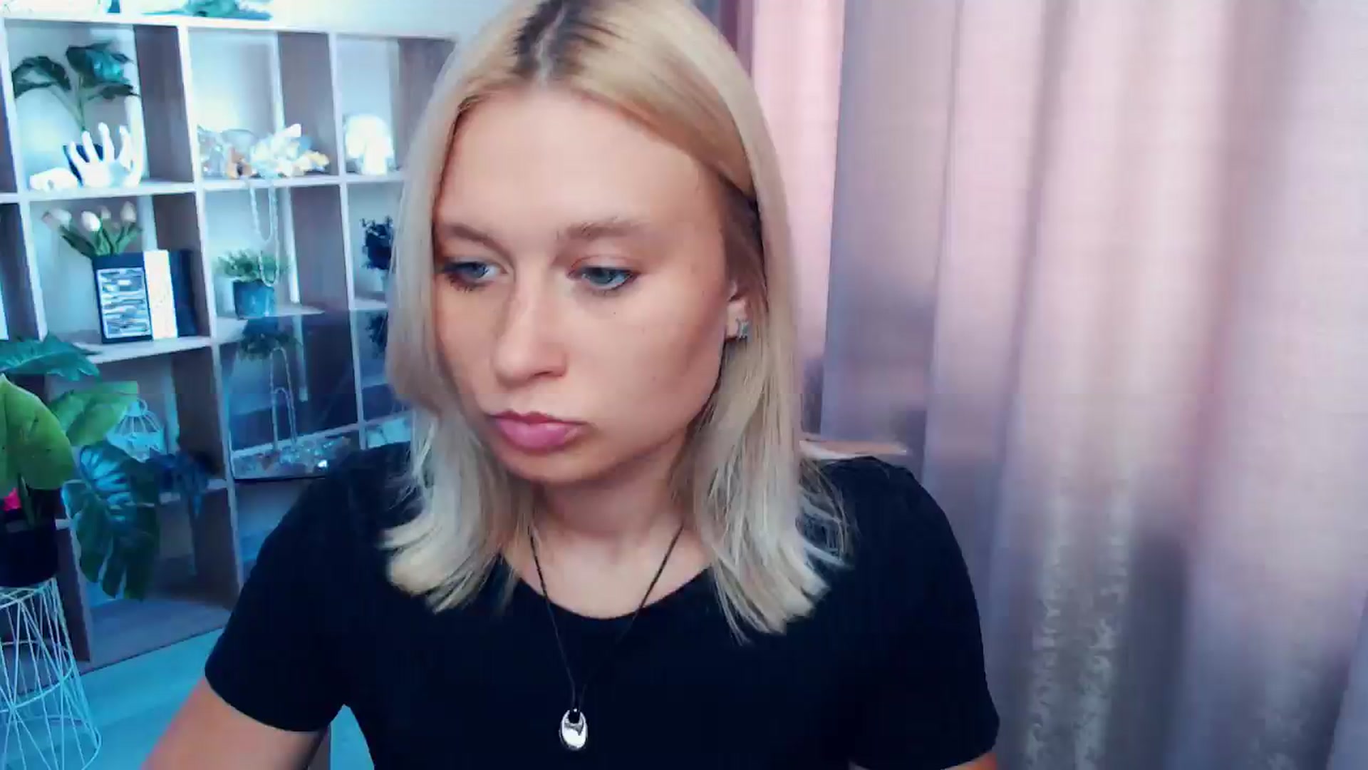 Gallery image thumbnail from Kukla_kolduna's myfreecams stream on, 08/17/2025, 08:48 image 12 of 20