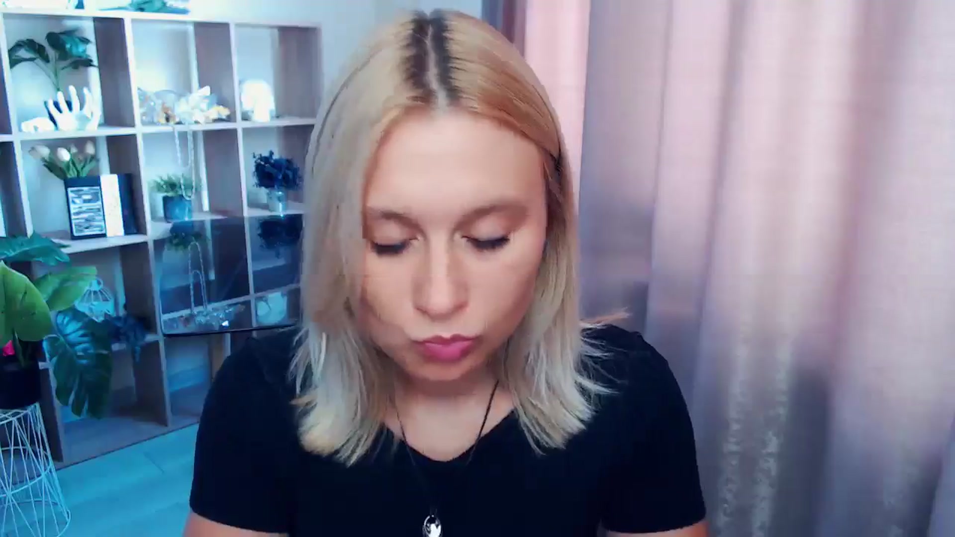 Gallery image thumbnail from Kukla_kolduna's myfreecams stream on, 08/17/2025, 08:48 image 9 of 20