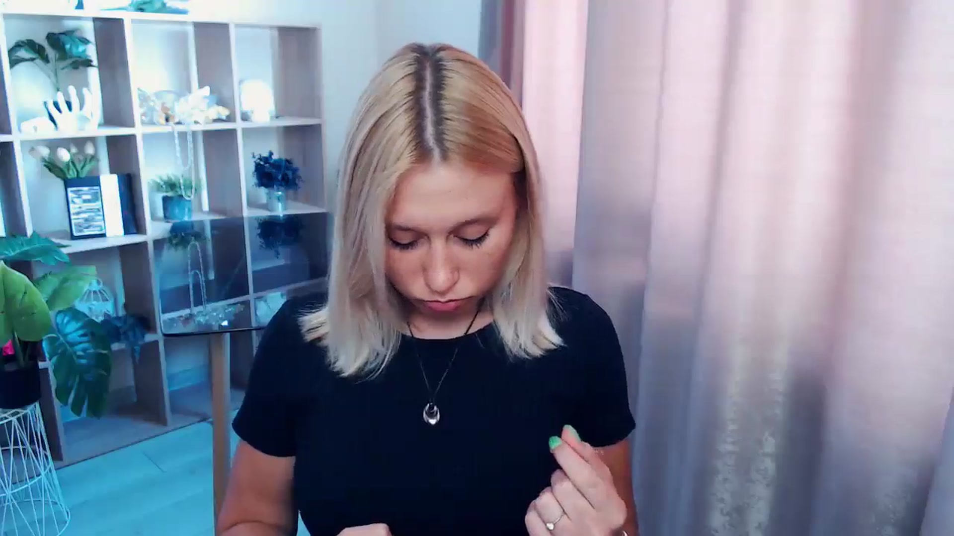 Gallery image thumbnail from Kukla_kolduna's myfreecams stream on, 08/17/2025, 08:48 image 19 of 20
