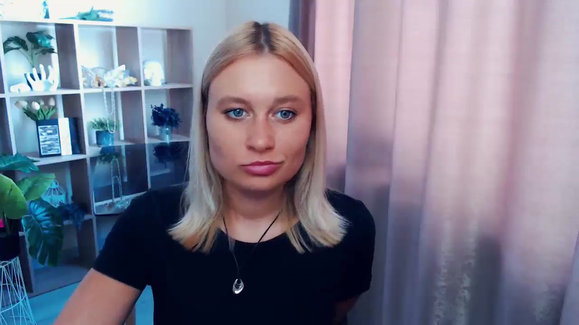 Gallery image thumbnail from Kukla_kolduna's myfreecams stream on, 08/17/2025, 10:33 image 4 of 20