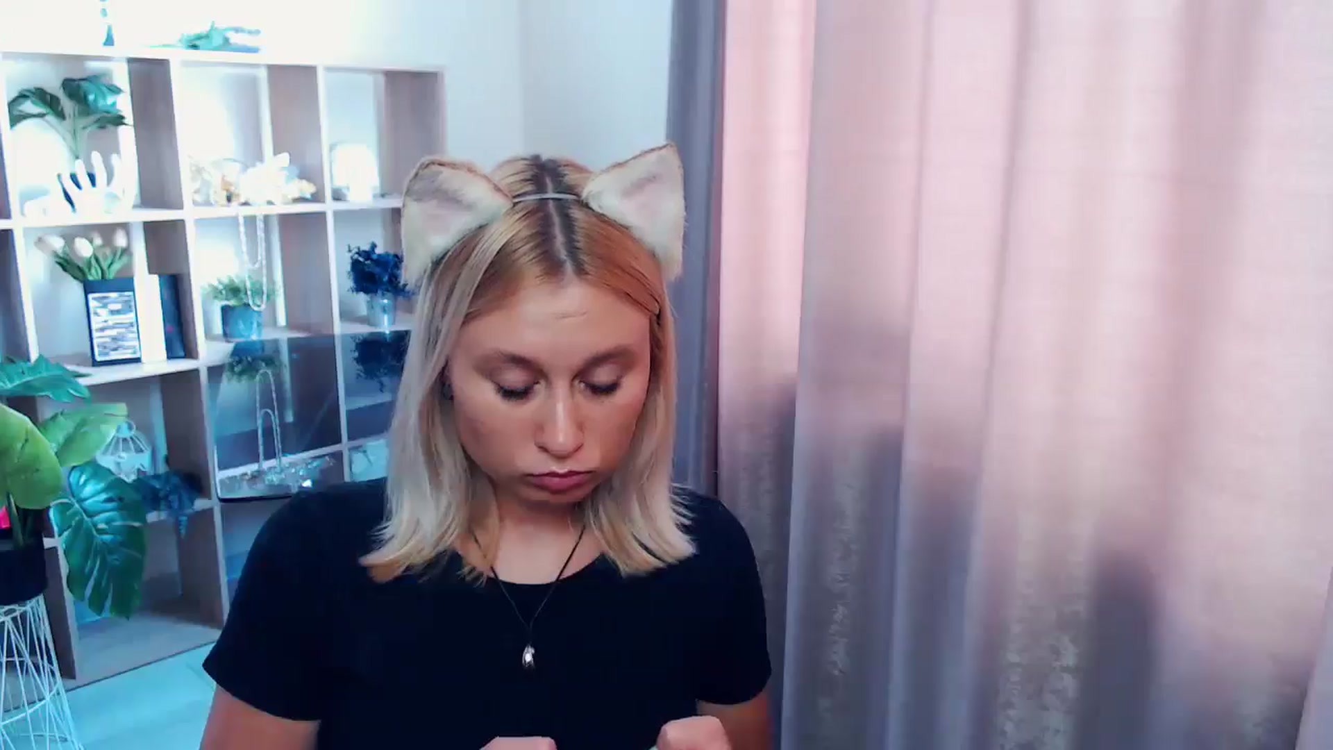 Gallery image thumbnail from Kukla_kolduna's myfreecams stream on, 08/17/2025, 10:33 image 18 of 20