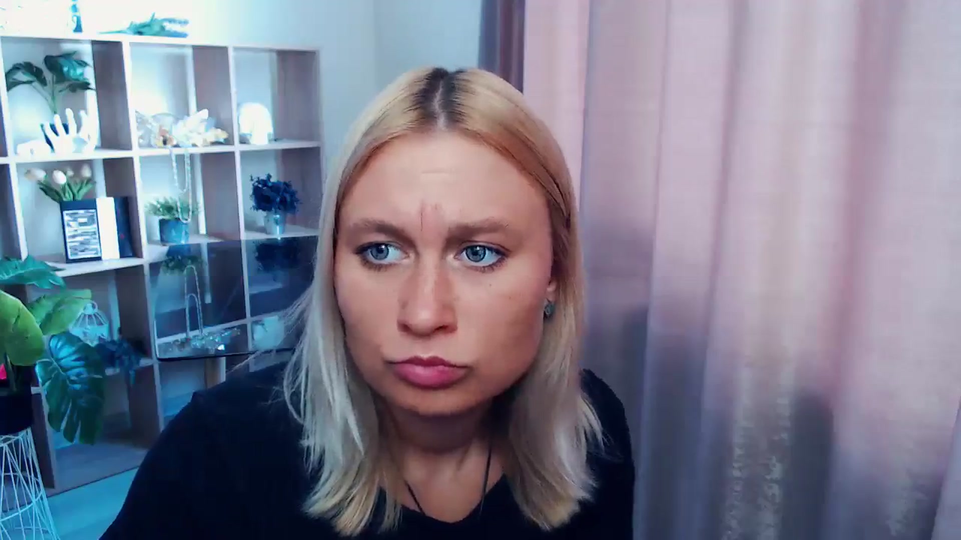 Gallery image thumbnail from Kukla_kolduna's myfreecams stream on, 08/17/2025, 10:33 image 13 of 20