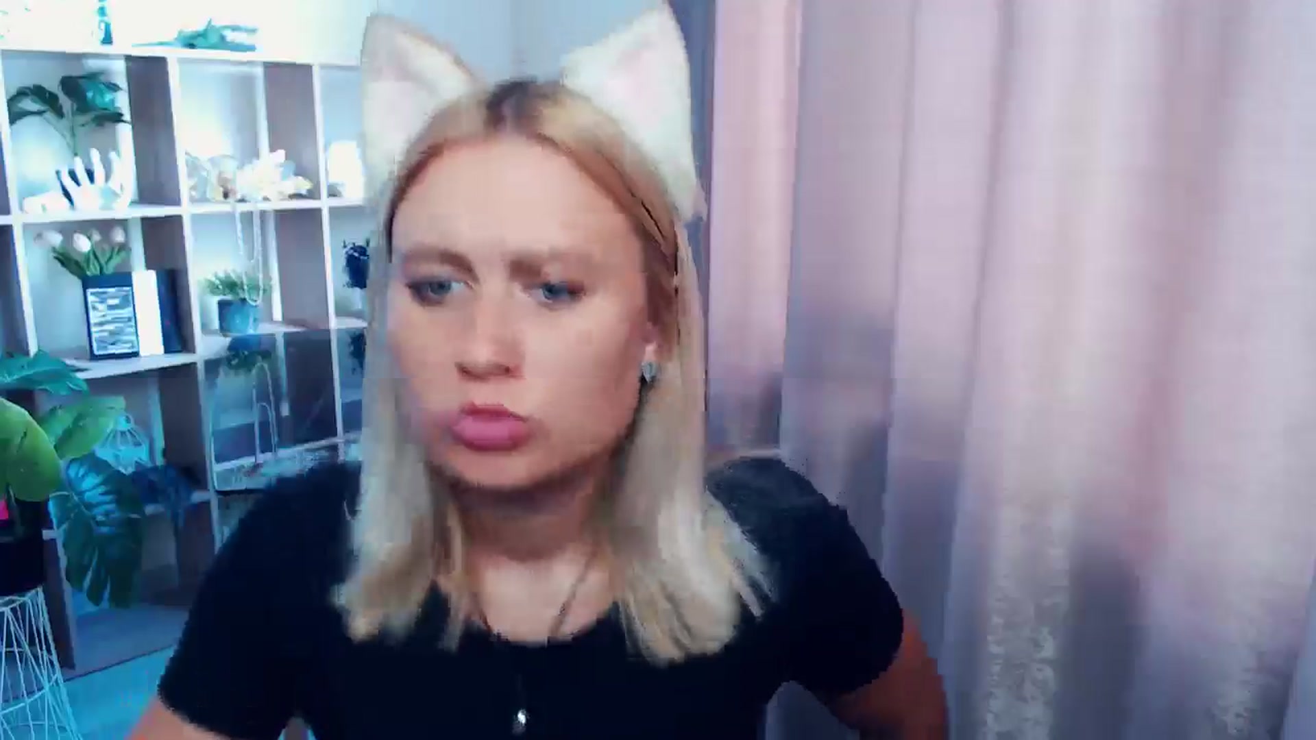 Gallery image thumbnail from Kukla_kolduna's myfreecams stream on, 08/17/2025, 10:33 image 15 of 20