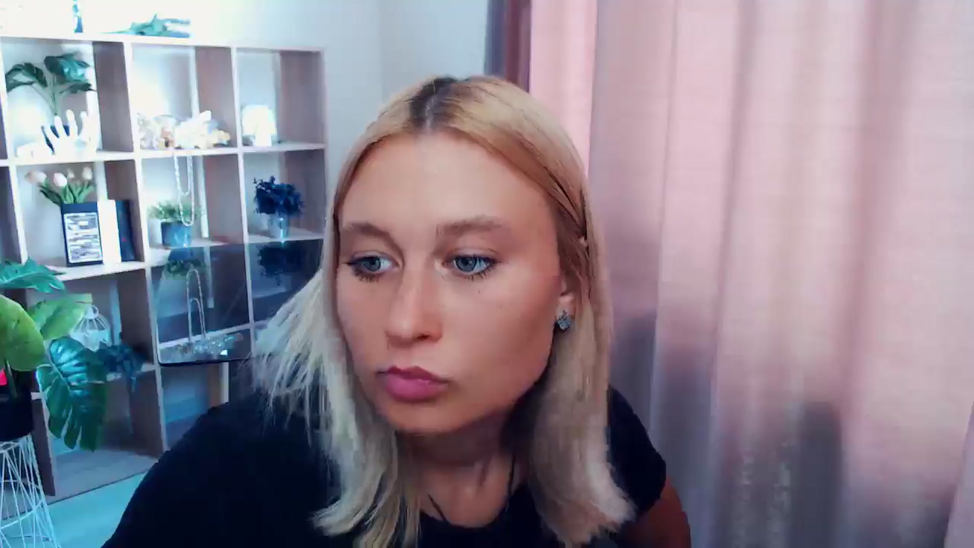 Gallery image thumbnail from Kukla_kolduna's myfreecams stream on, 08/17/2025, 10:33 image 11 of 20