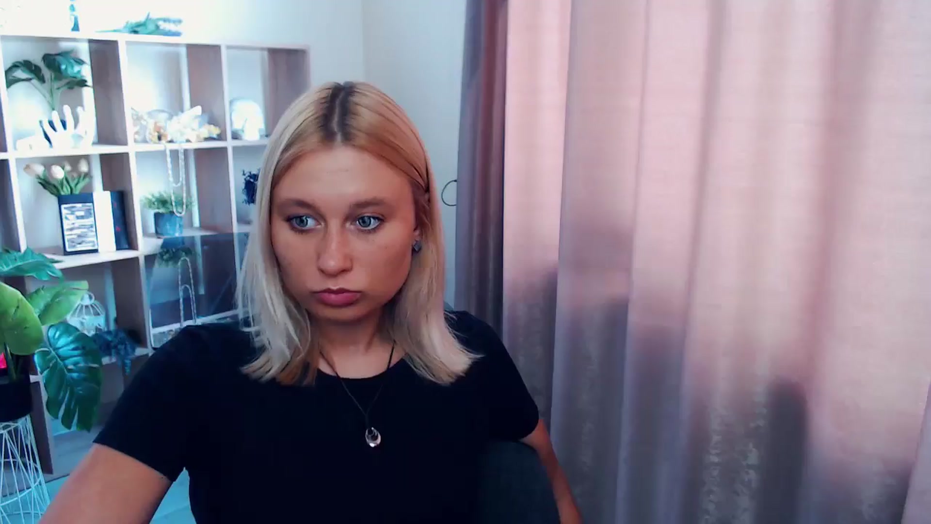 Gallery image thumbnail from Kukla_kolduna's myfreecams stream on, 08/17/2025, 10:33 image 10 of 20