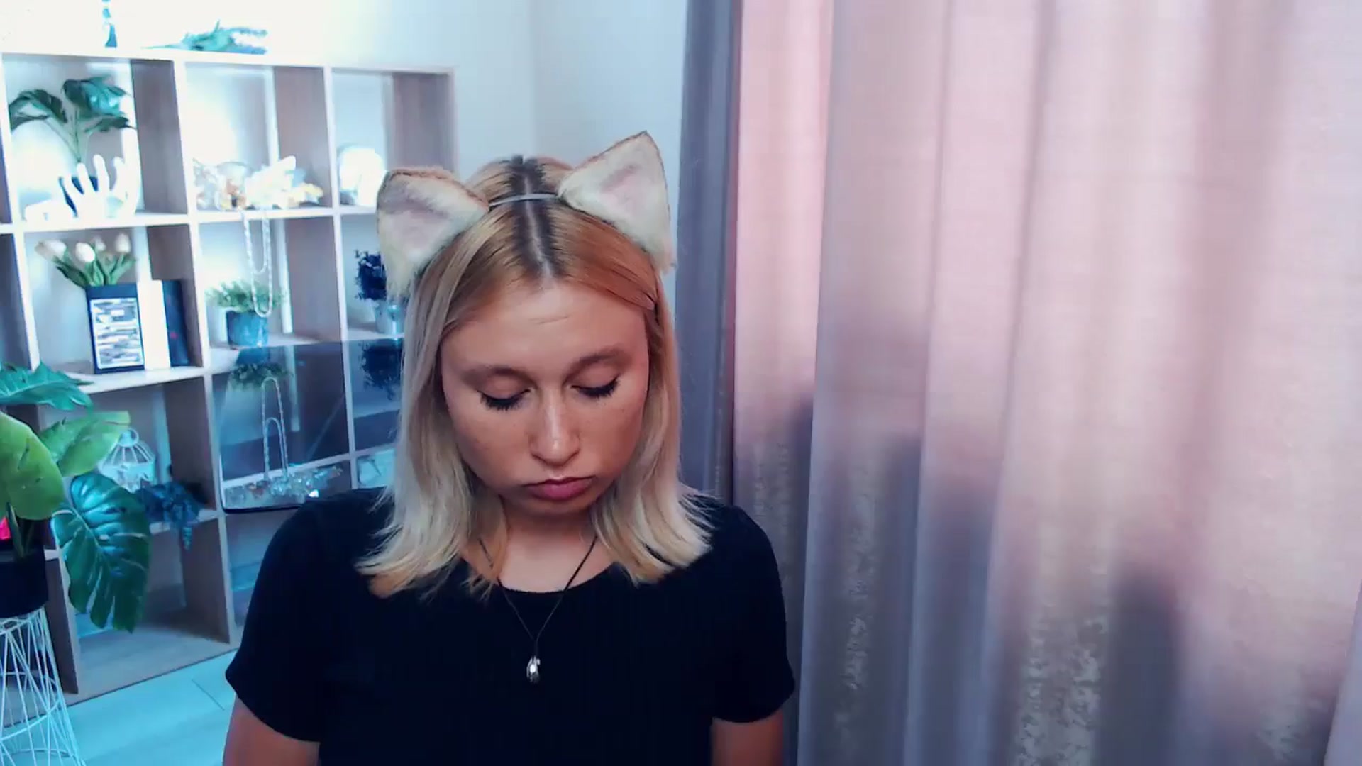 Gallery image thumbnail from Kukla_kolduna's myfreecams stream on, 08/17/2025, 10:33 image 17 of 20