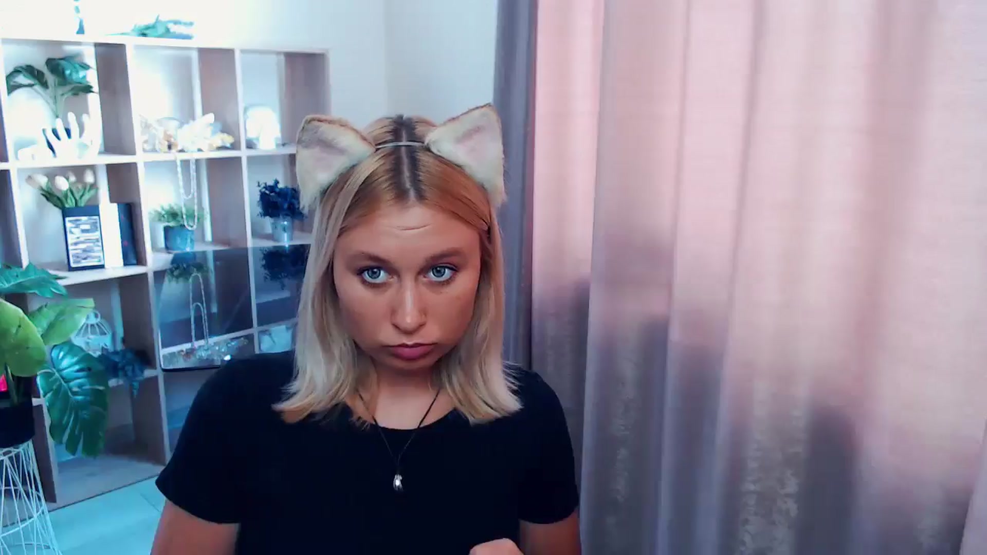 Gallery image thumbnail from Kukla_kolduna's myfreecams stream on, 08/17/2025, 10:33 image 19 of 20