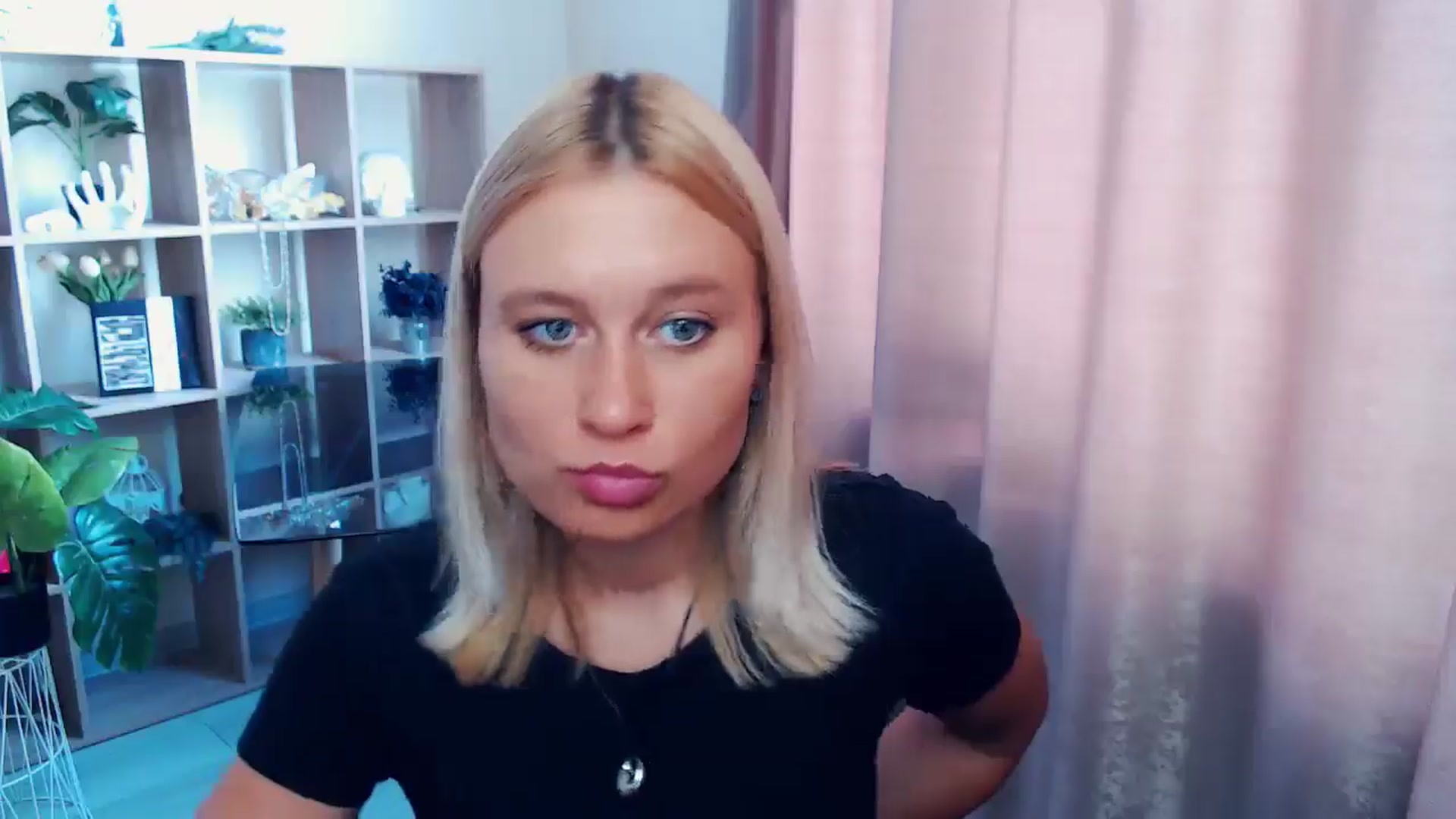 Gallery image thumbnail from Kukla_kolduna's myfreecams stream on, 08/17/2025, 10:33 image 5 of 20