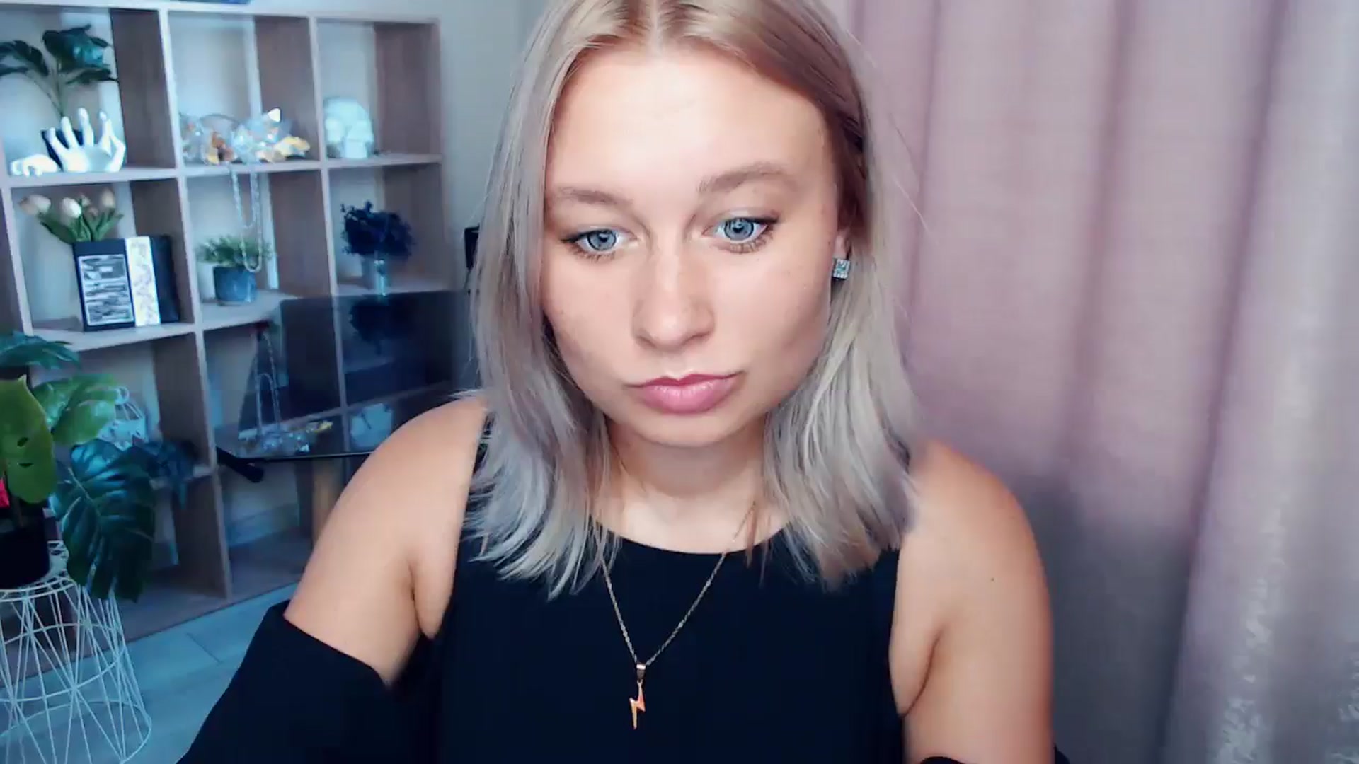 Gallery image thumbnail from Kukla_kolduna's myfreecams stream on, 08/21/2025, 17:12 image 2 of 20