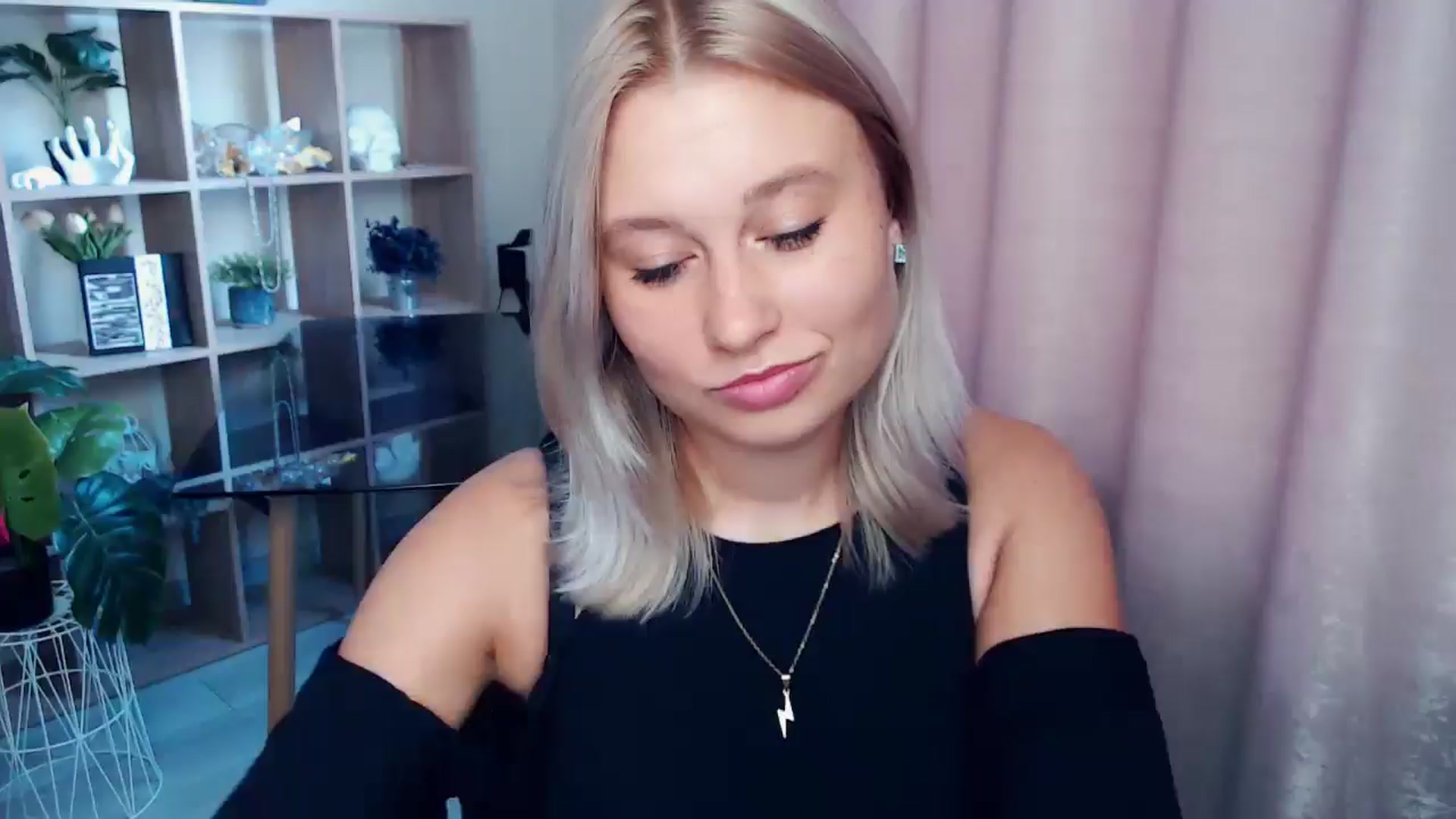 Gallery image thumbnail from Kukla_kolduna's myfreecams stream on, 08/21/2025, 17:12 image 1 of 20