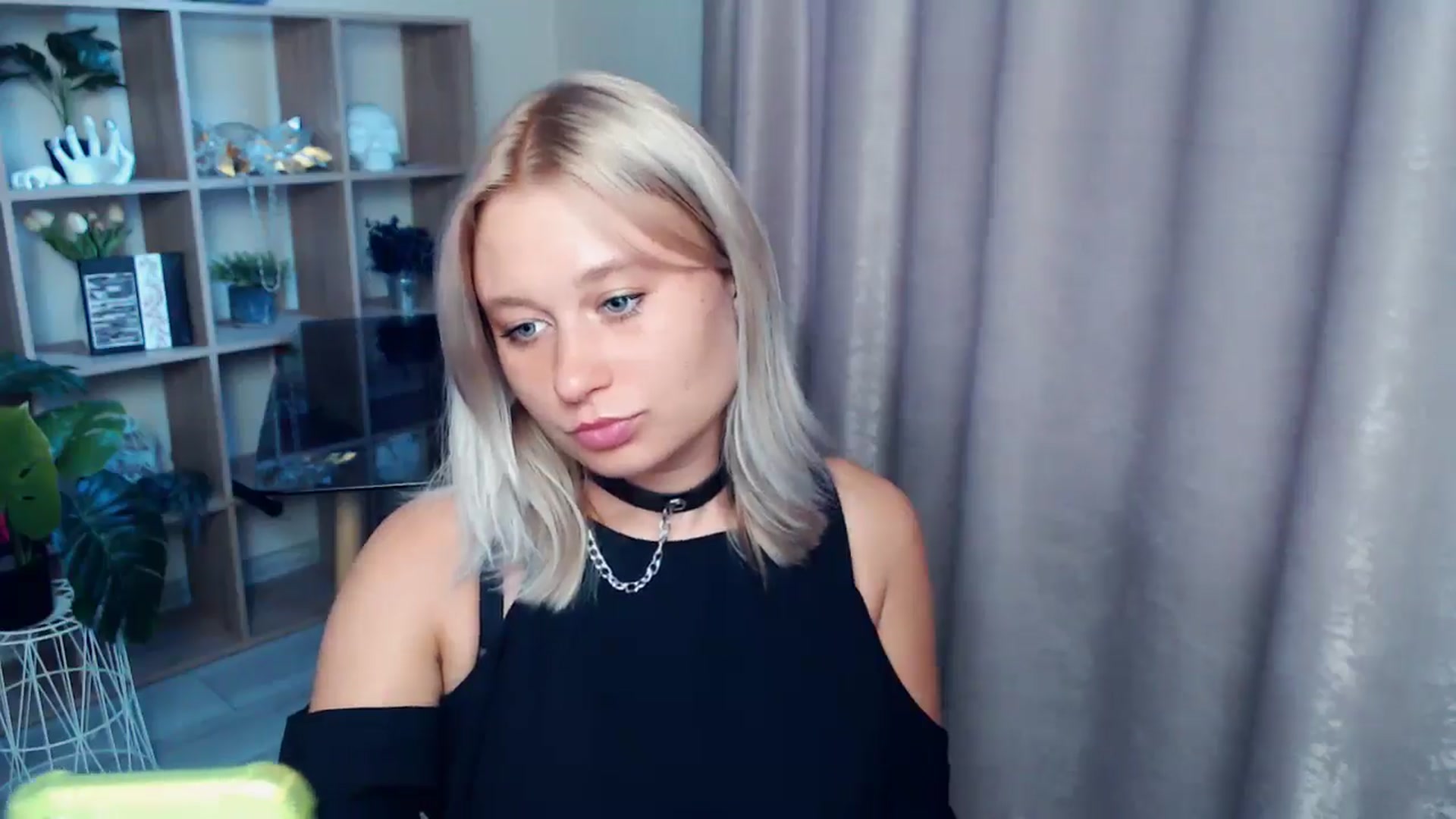 Gallery image thumbnail from Kukla_kolduna's myfreecams stream on, 08/21/2025, 17:12 image 12 of 20