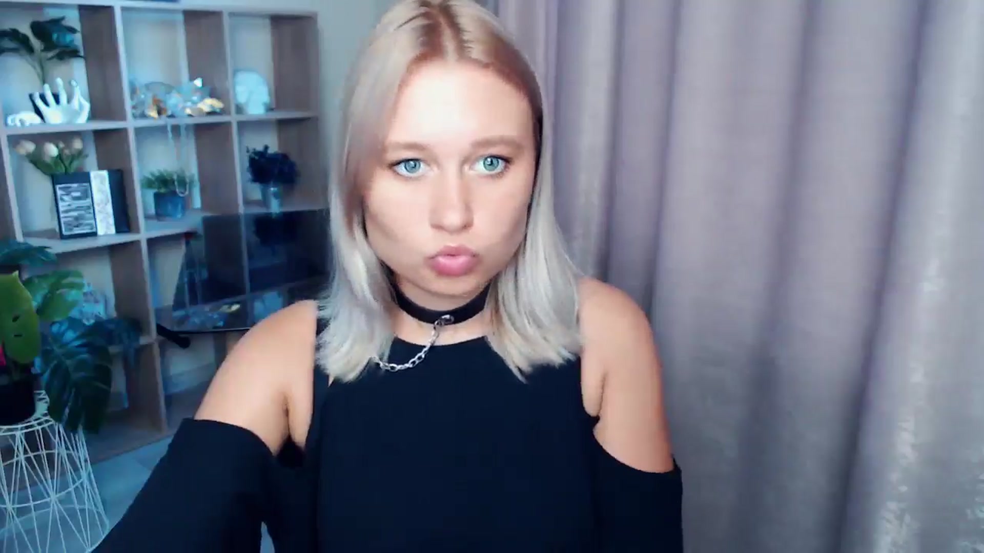 Gallery image thumbnail from Kukla_kolduna's myfreecams stream on, 08/21/2025, 17:12 image 10 of 20