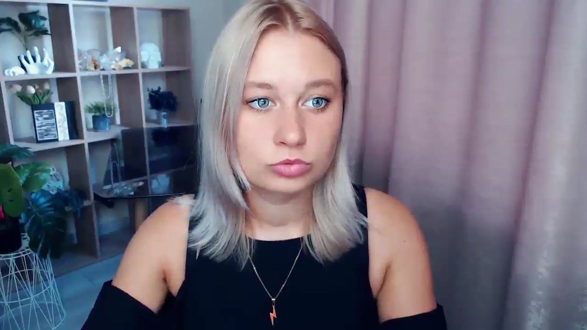Gallery image thumbnail from Kukla_kolduna's myfreecams stream on, 08/21/2025, 17:12 image 4 of 20