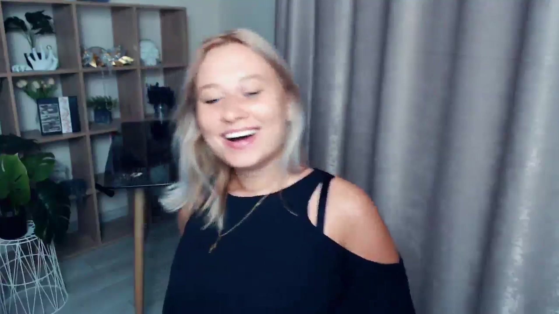 Gallery image thumbnail from Kukla_kolduna's myfreecams stream on, 08/21/2025, 18:02 image 18 of 20