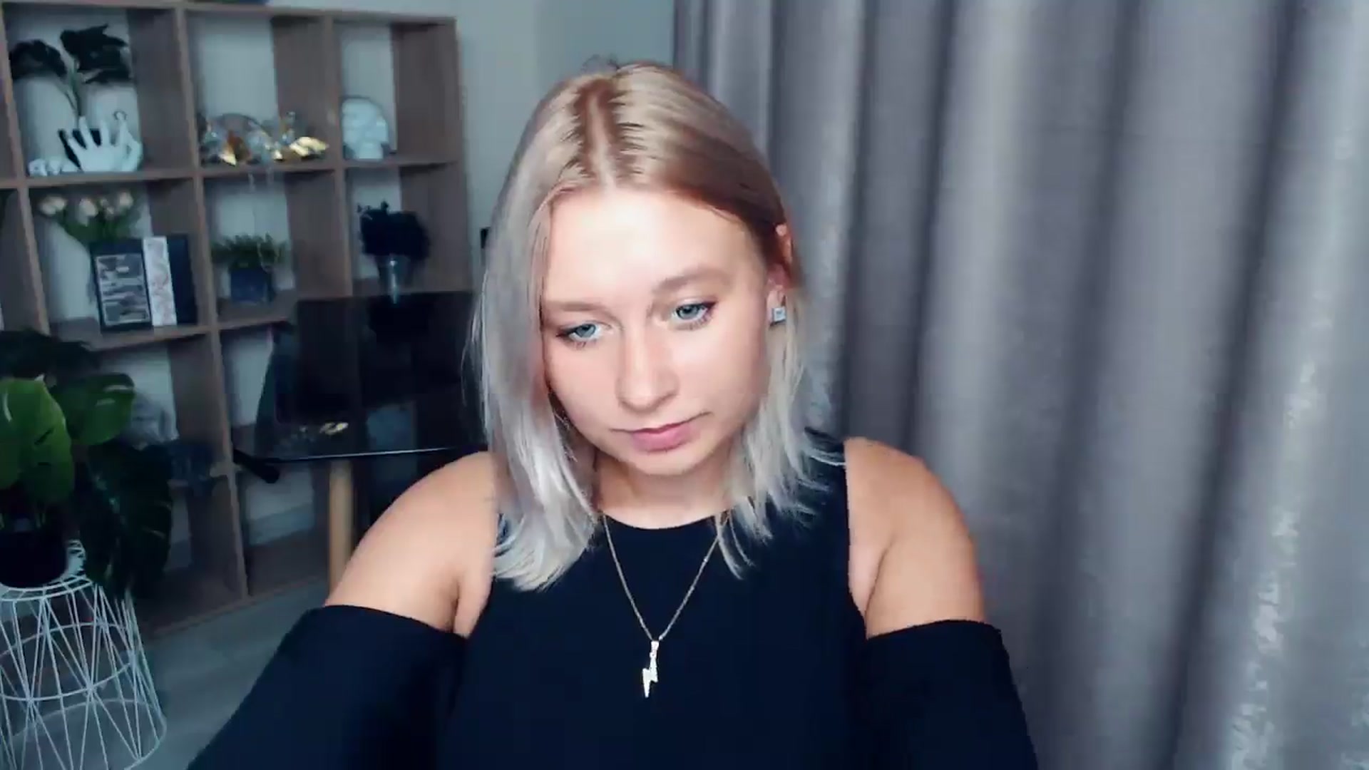 Gallery image thumbnail from Kukla_kolduna's myfreecams stream on, 08/21/2025, 18:02 image 16 of 20
