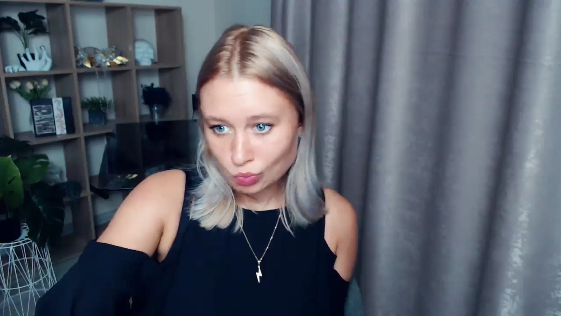 Gallery image thumbnail from Kukla_kolduna's myfreecams stream on, 08/21/2025, 18:02 image 4 of 20