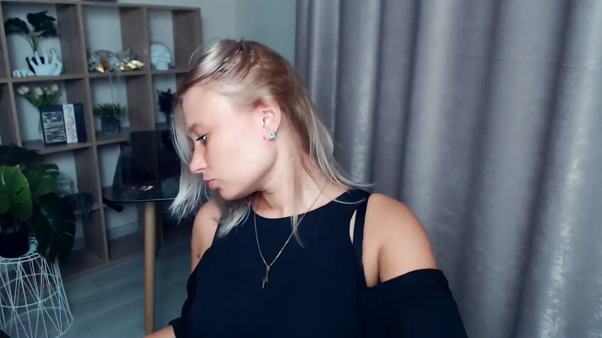 Gallery image thumbnail from Kukla_kolduna's myfreecams stream on, 08/21/2025, 18:02 image 14 of 20