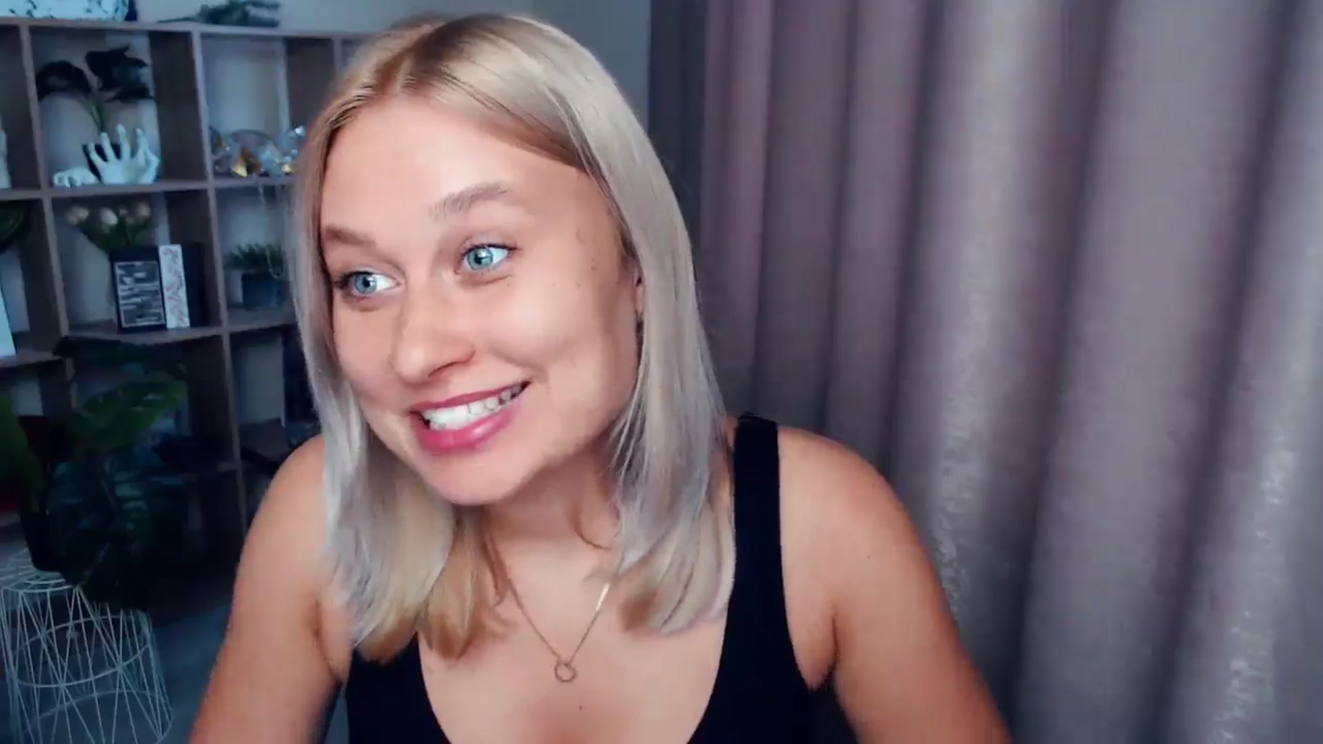 Gallery image thumbnail from Kukla_kolduna's myfreecams stream on, 08/22/2025, 16:49 image 12 of 20